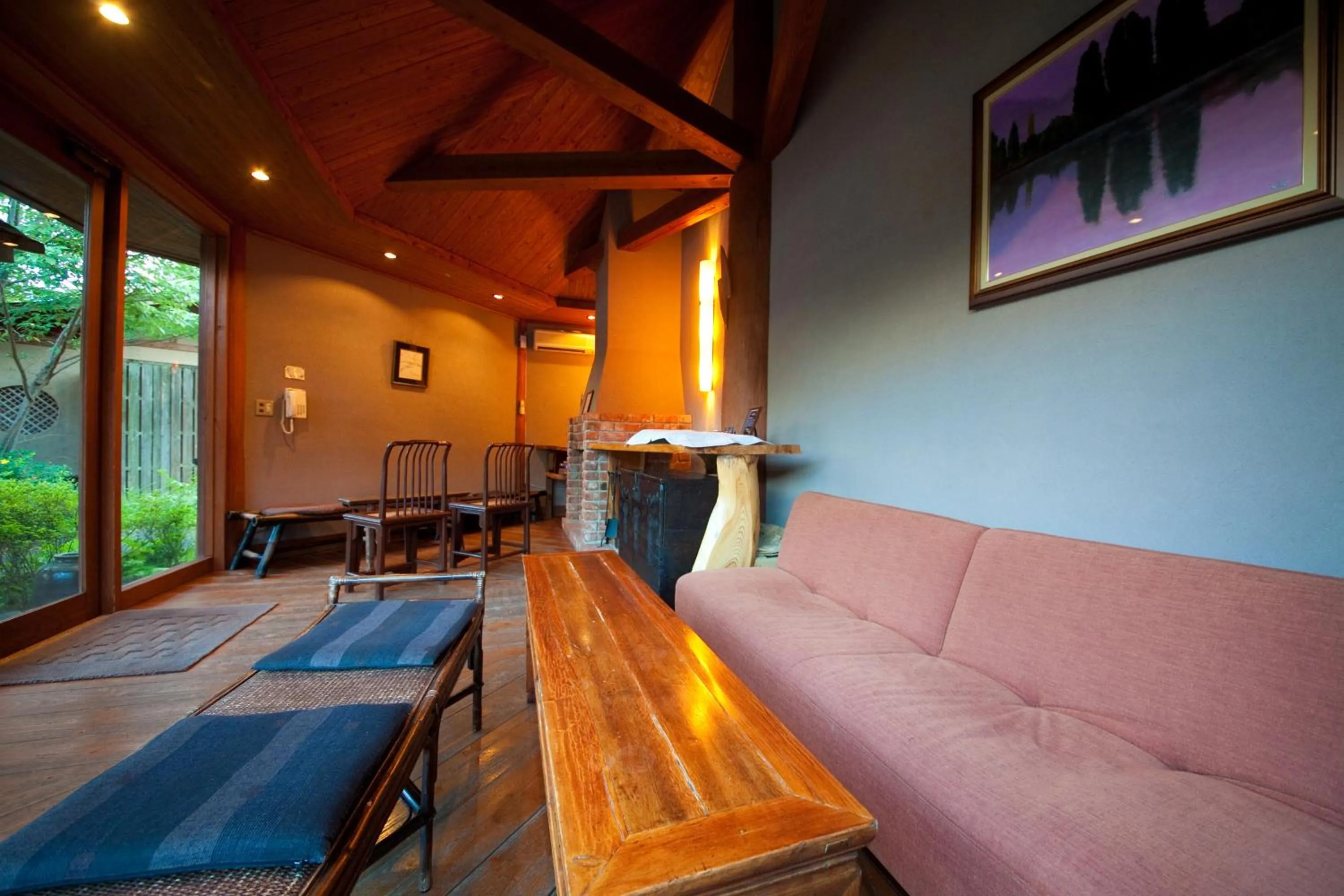 Lounge or bar in Yufuin Gettouan