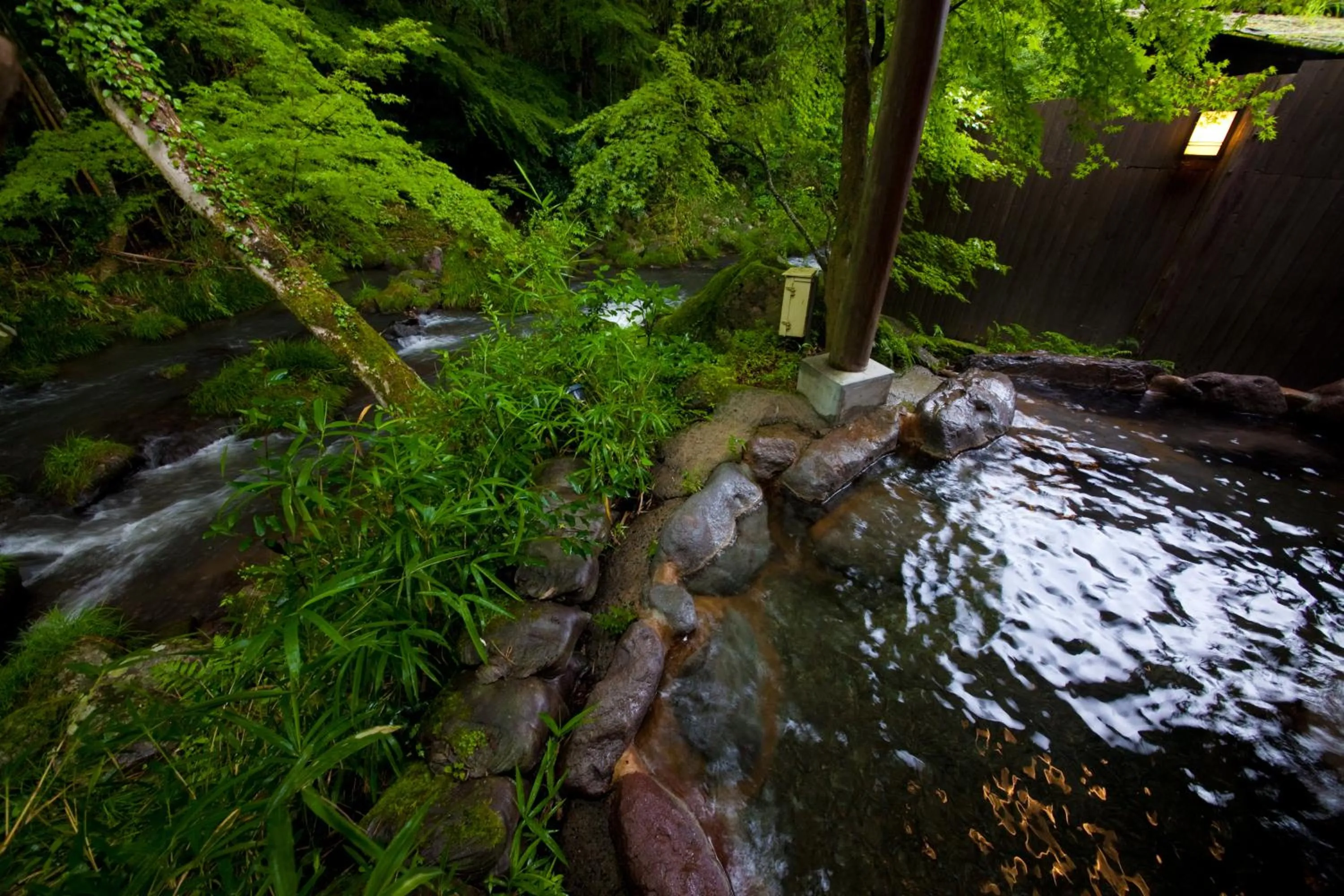 Hot Spring Bath in Yufuin Gettouan
