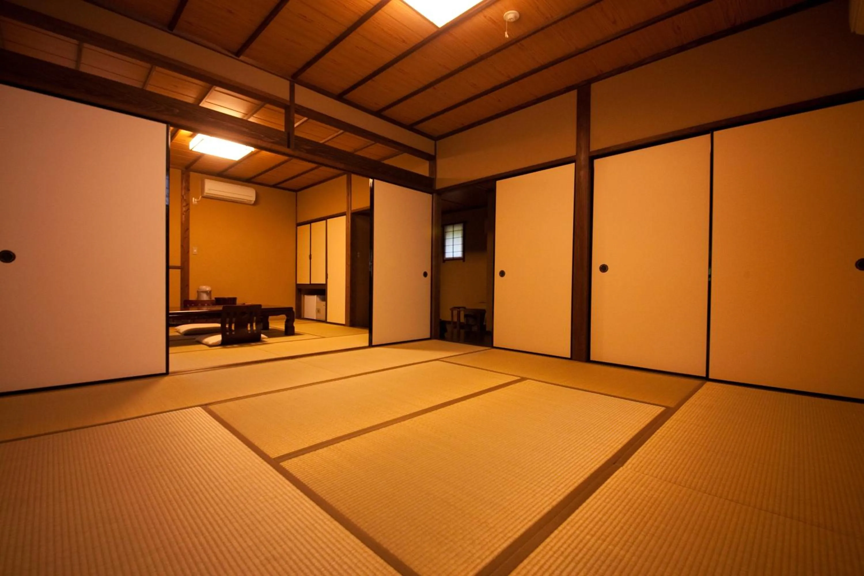 Photo of the whole room in Yufuin Gettouan