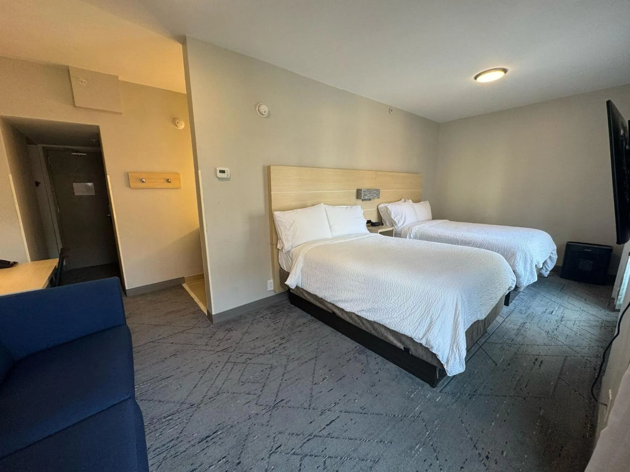 Bed in Holiday Inn Express & Suites - Atlanta Downtown by IHG