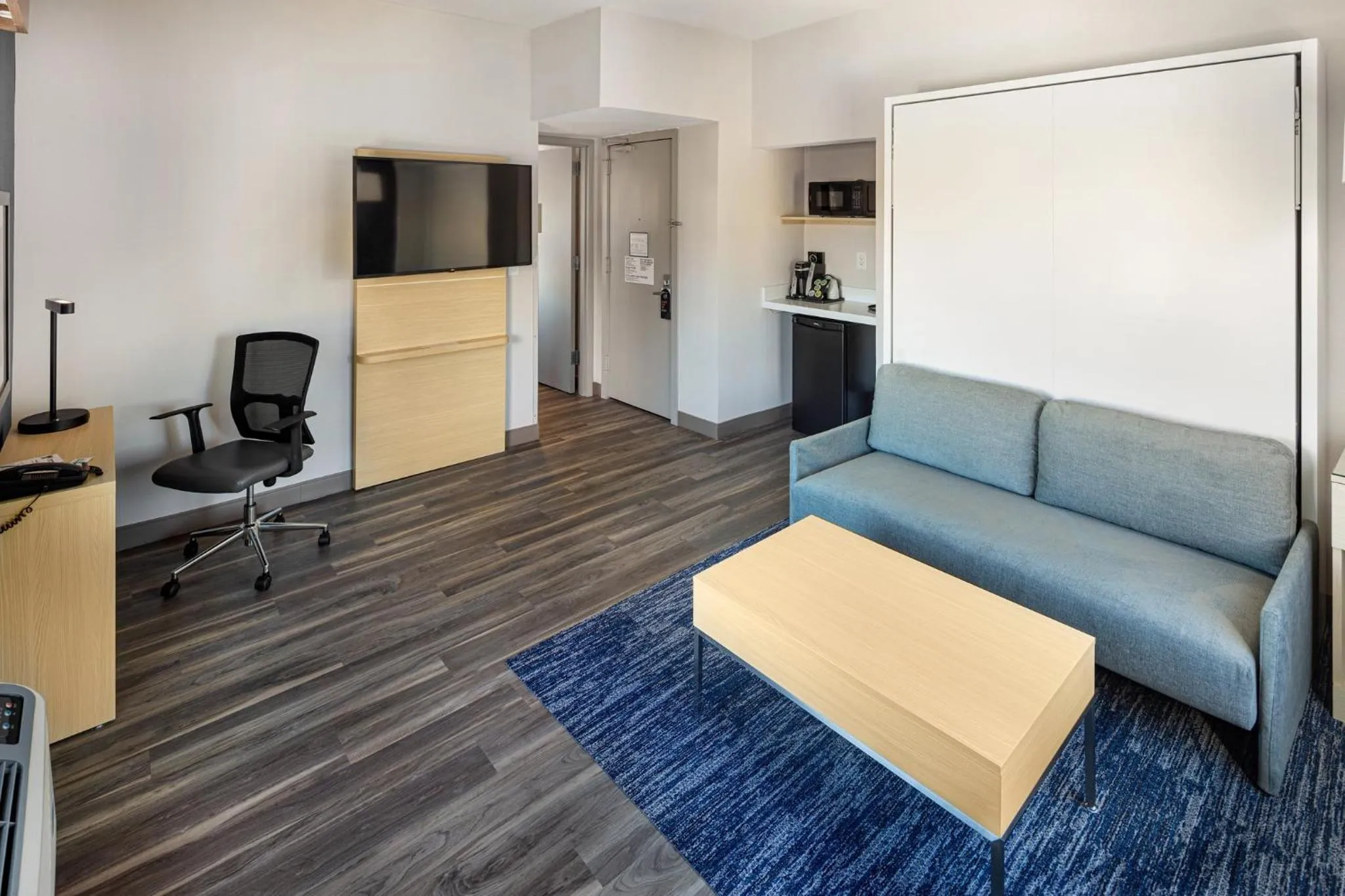 Photo of the whole room in Holiday Inn Express & Suites - Atlanta Downtown by IHG