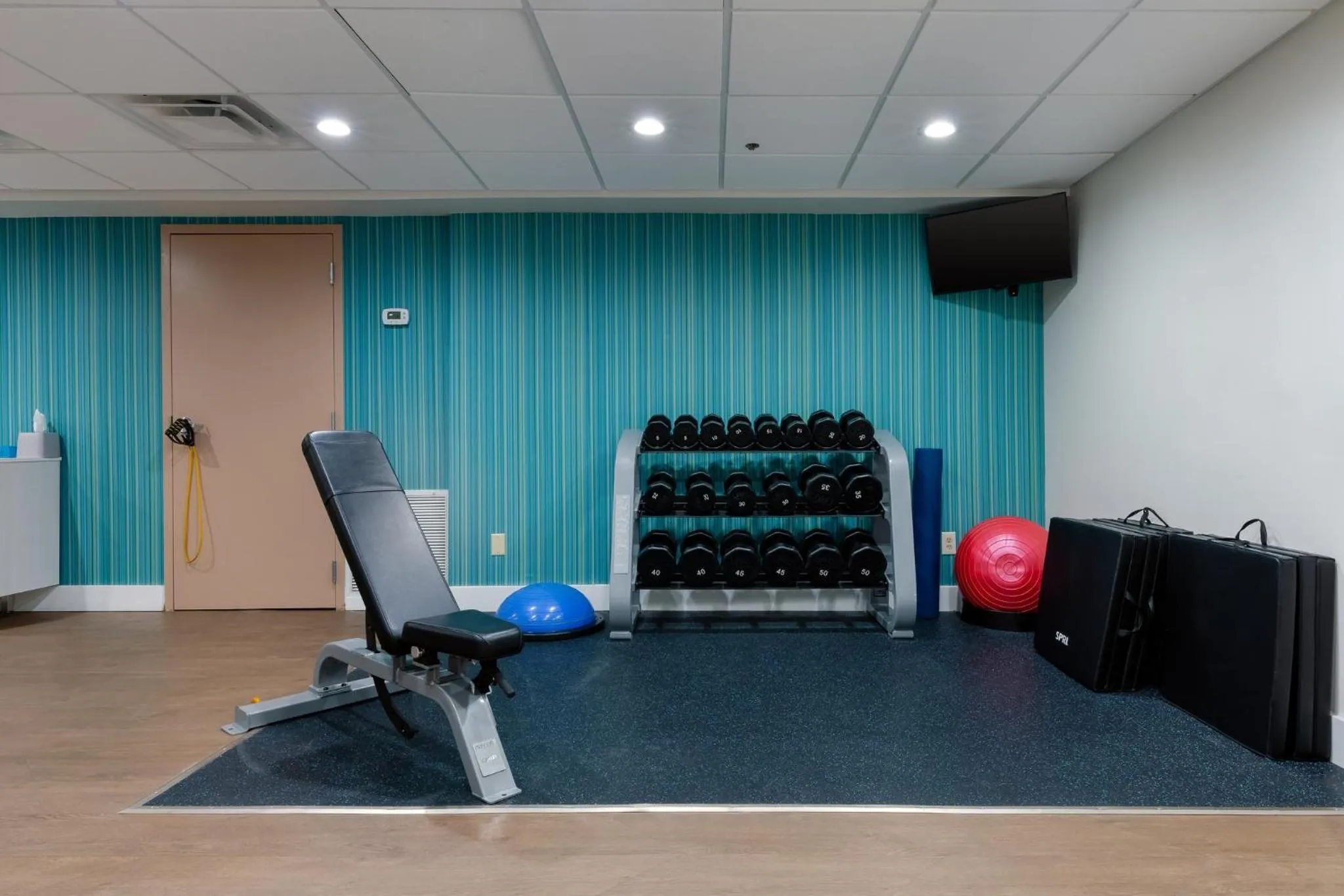 Fitness centre/facilities in Holiday Inn Express & Suites - Atlanta Downtown by IHG
