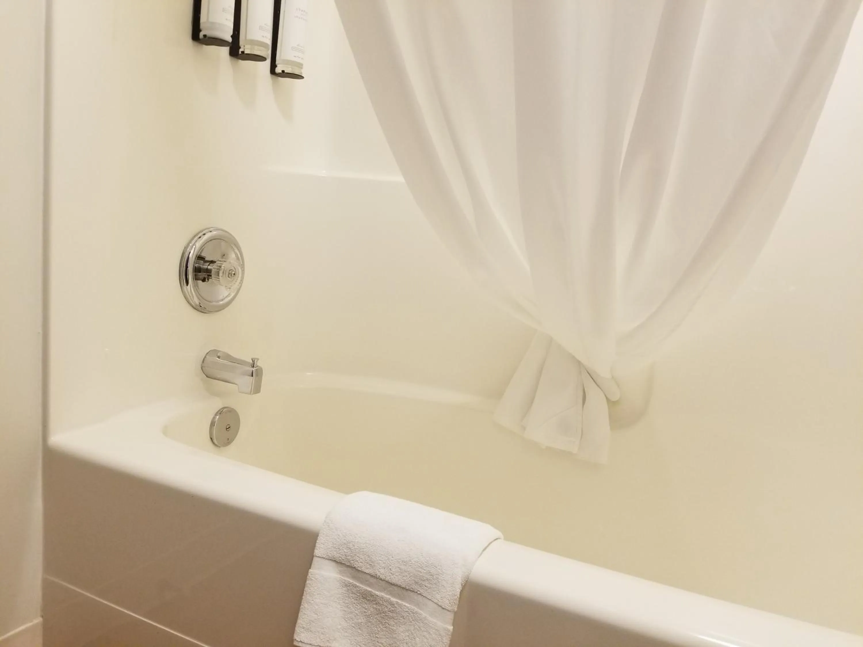 Bathroom in Joys Inn Innisfail, AB