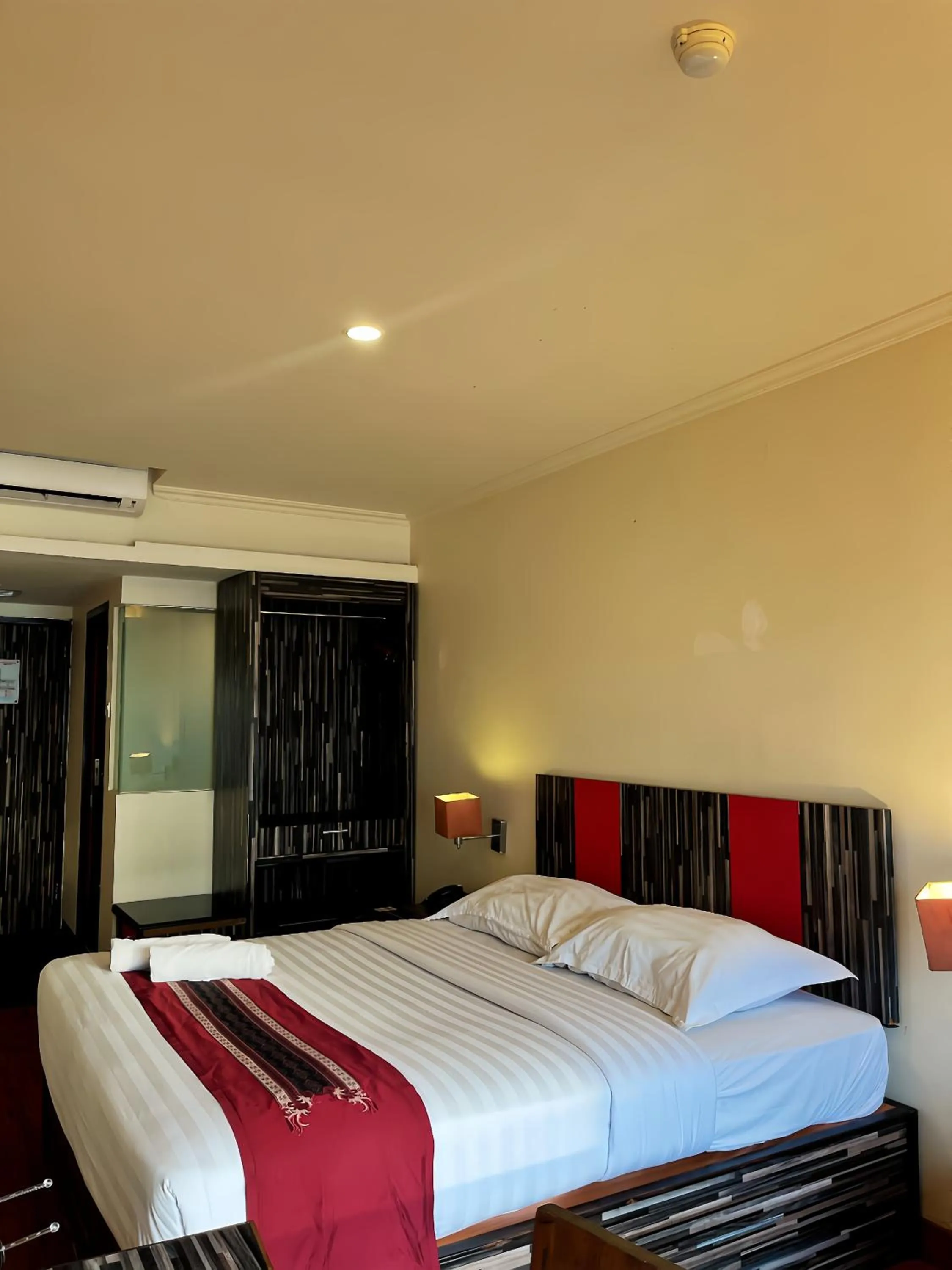 Bed in Lion Hotel & Plaza Manado