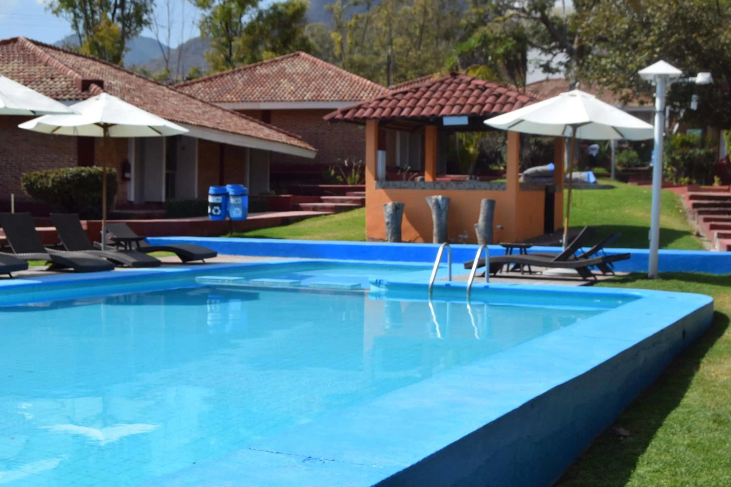 Swimming pool in Hotel Chapala Country