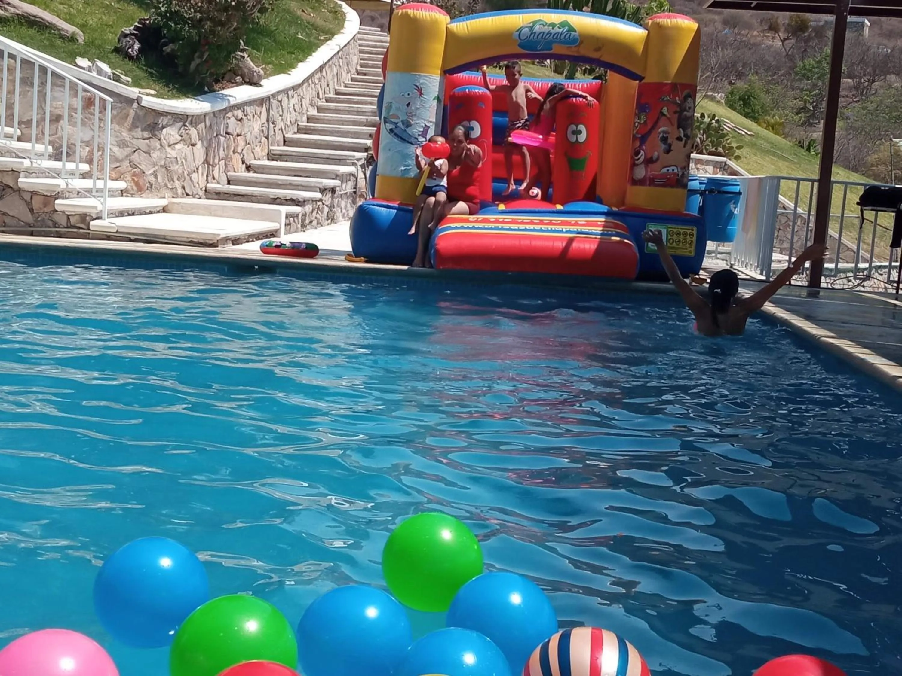 Swimming pool in Hotel Chapala Country