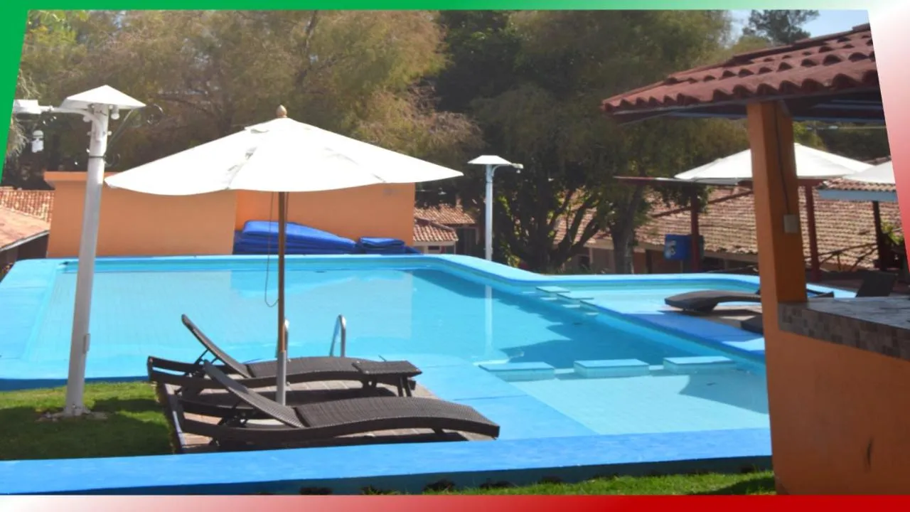 Swimming pool in Hotel Chapala Country