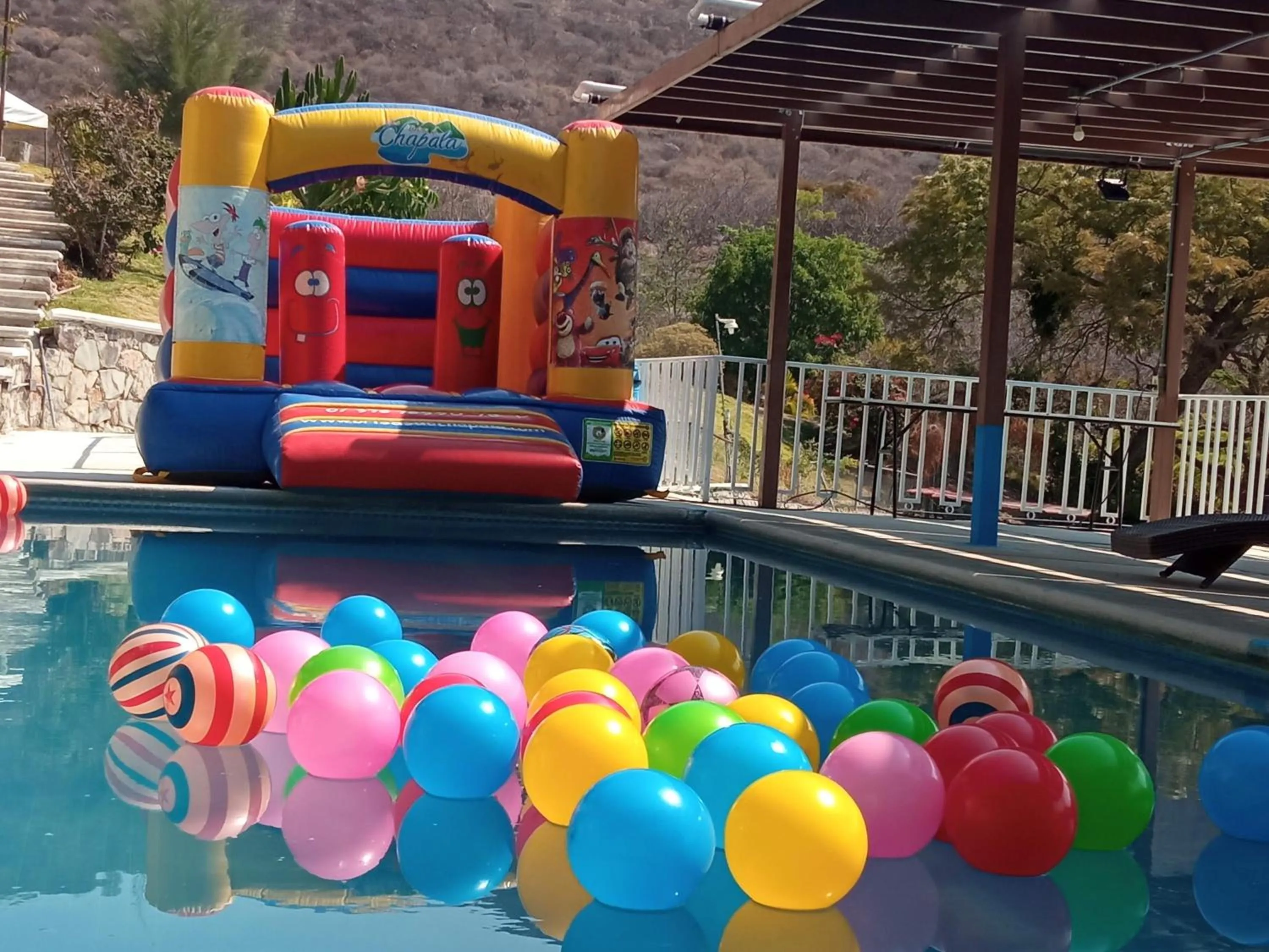 Swimming pool in Hotel Chapala Country