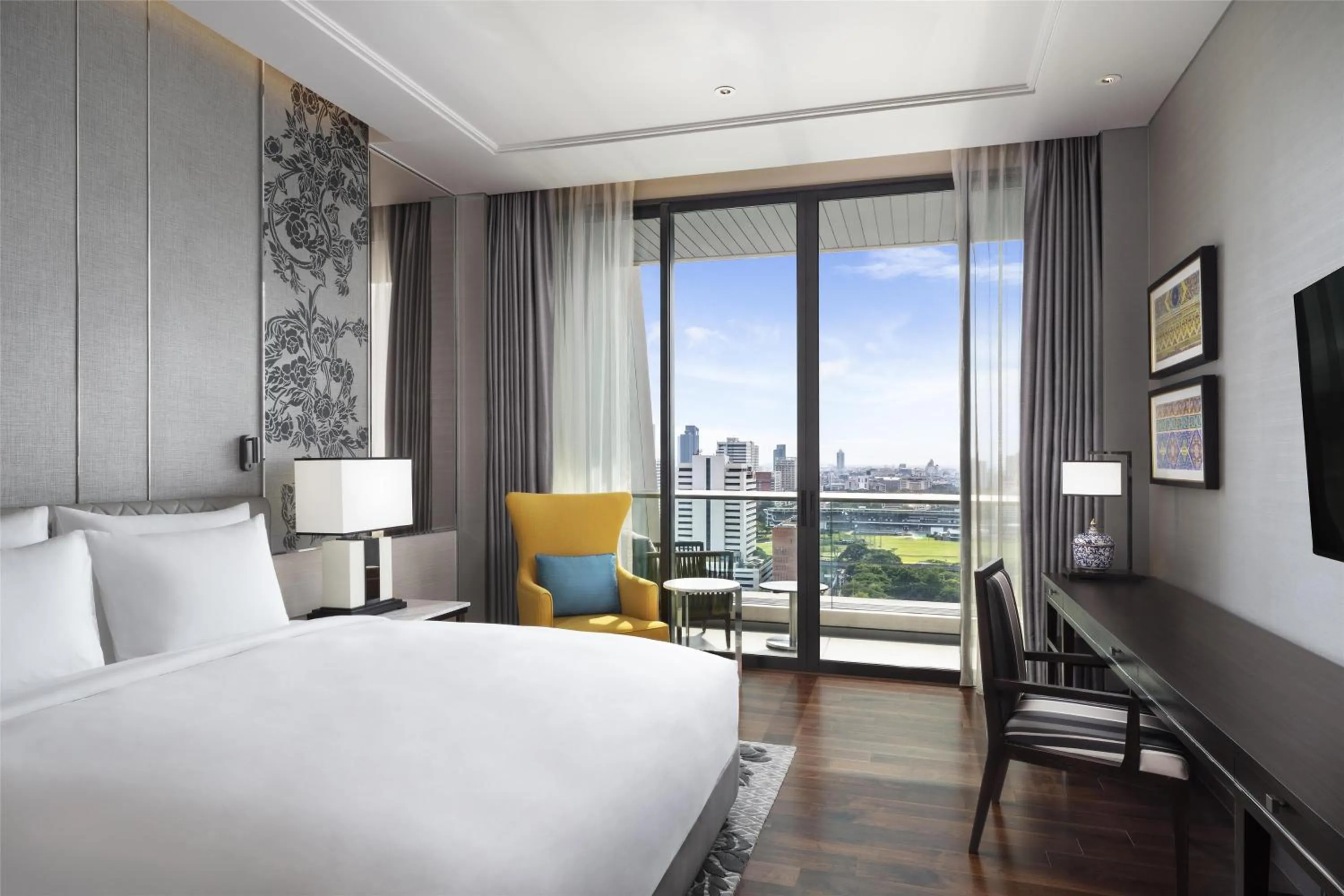 Photo of the whole room, Bed in Sindhorn Kempinski Hotel Bangkok