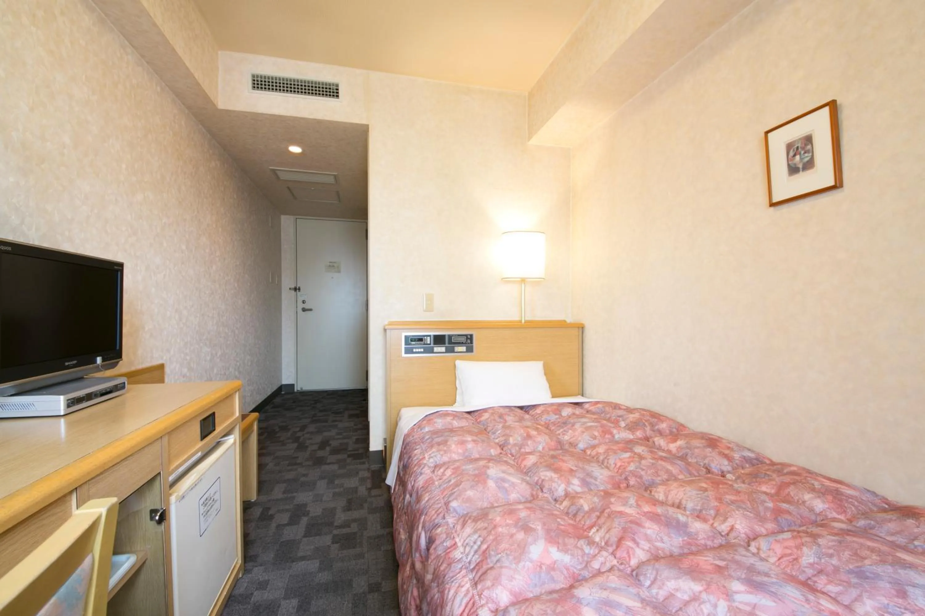 Photo of the whole room, Bed in Kuwana Green Hotel
