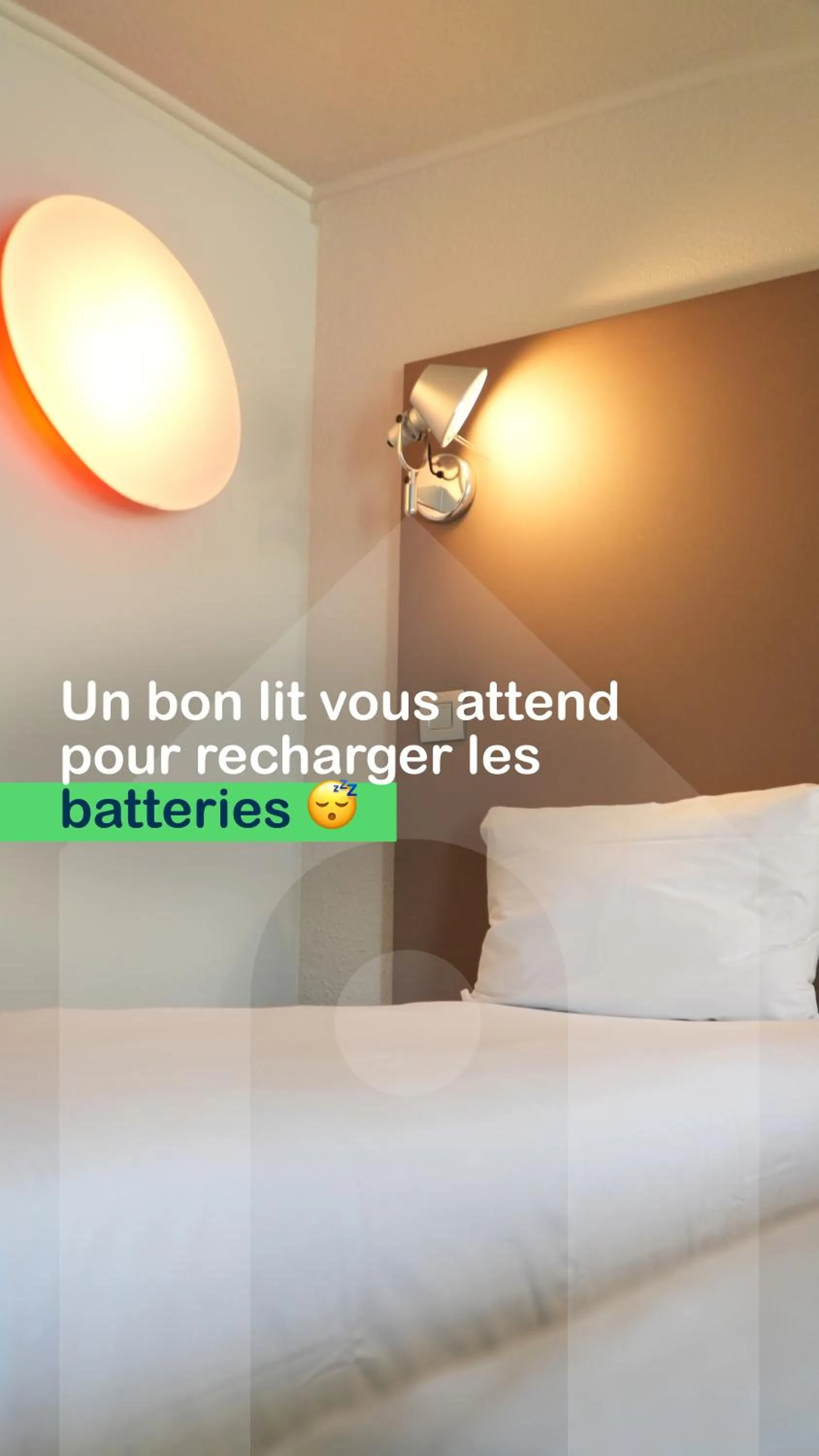 Bedroom, Bed in Campanile Beaune