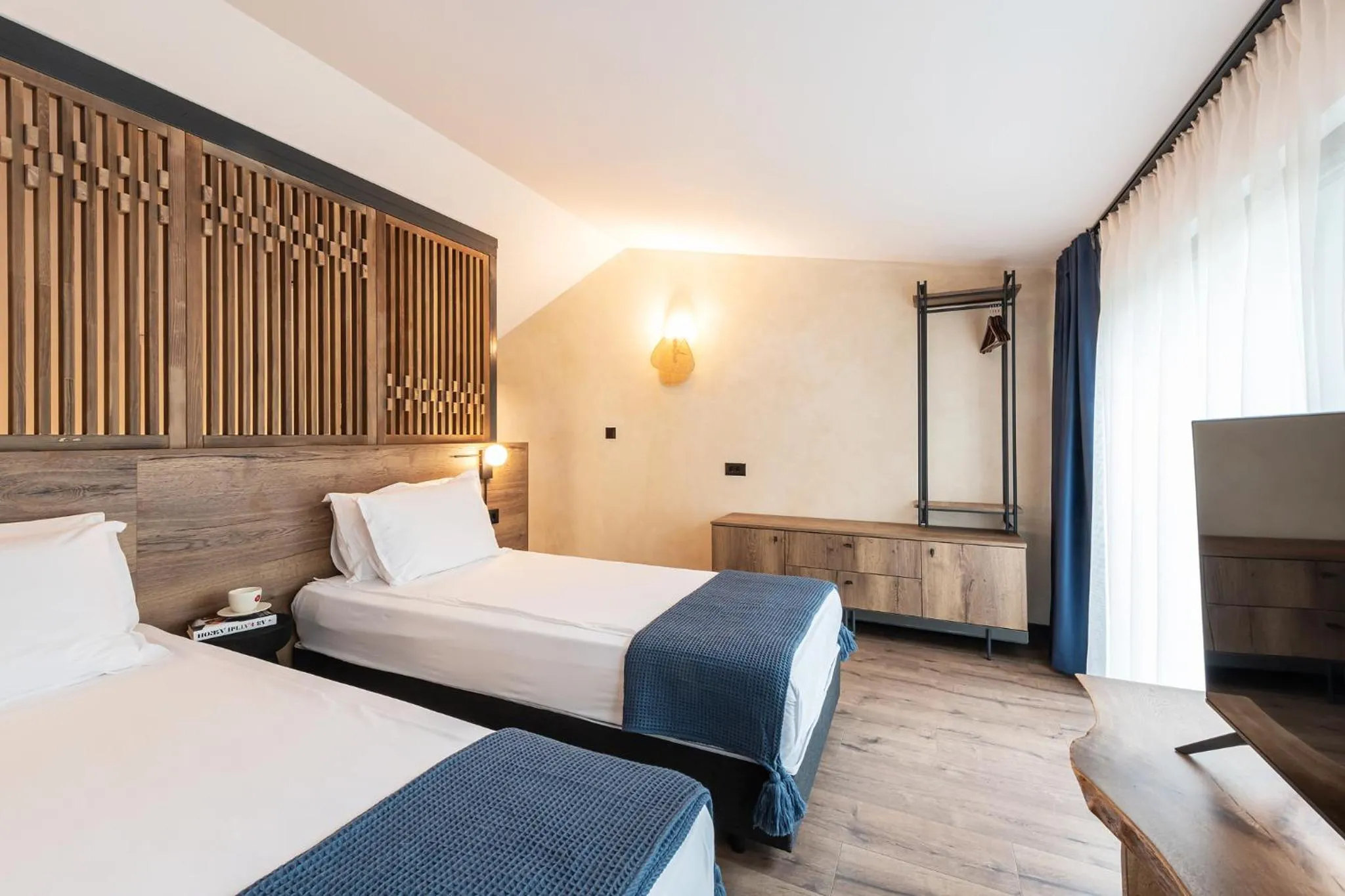 Bedroom, Bed in Utopia Forest