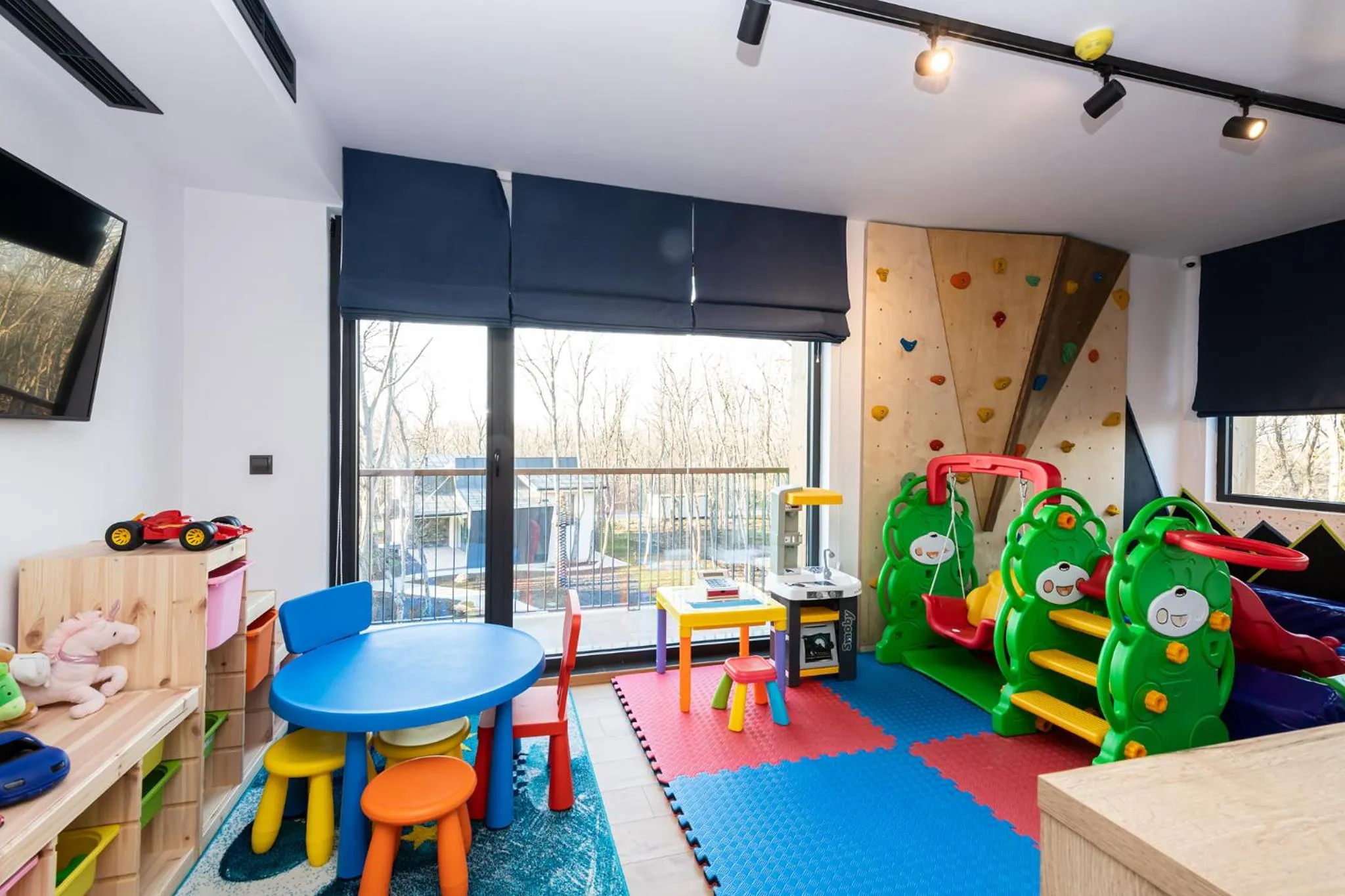 Kids's club in Utopia Forest