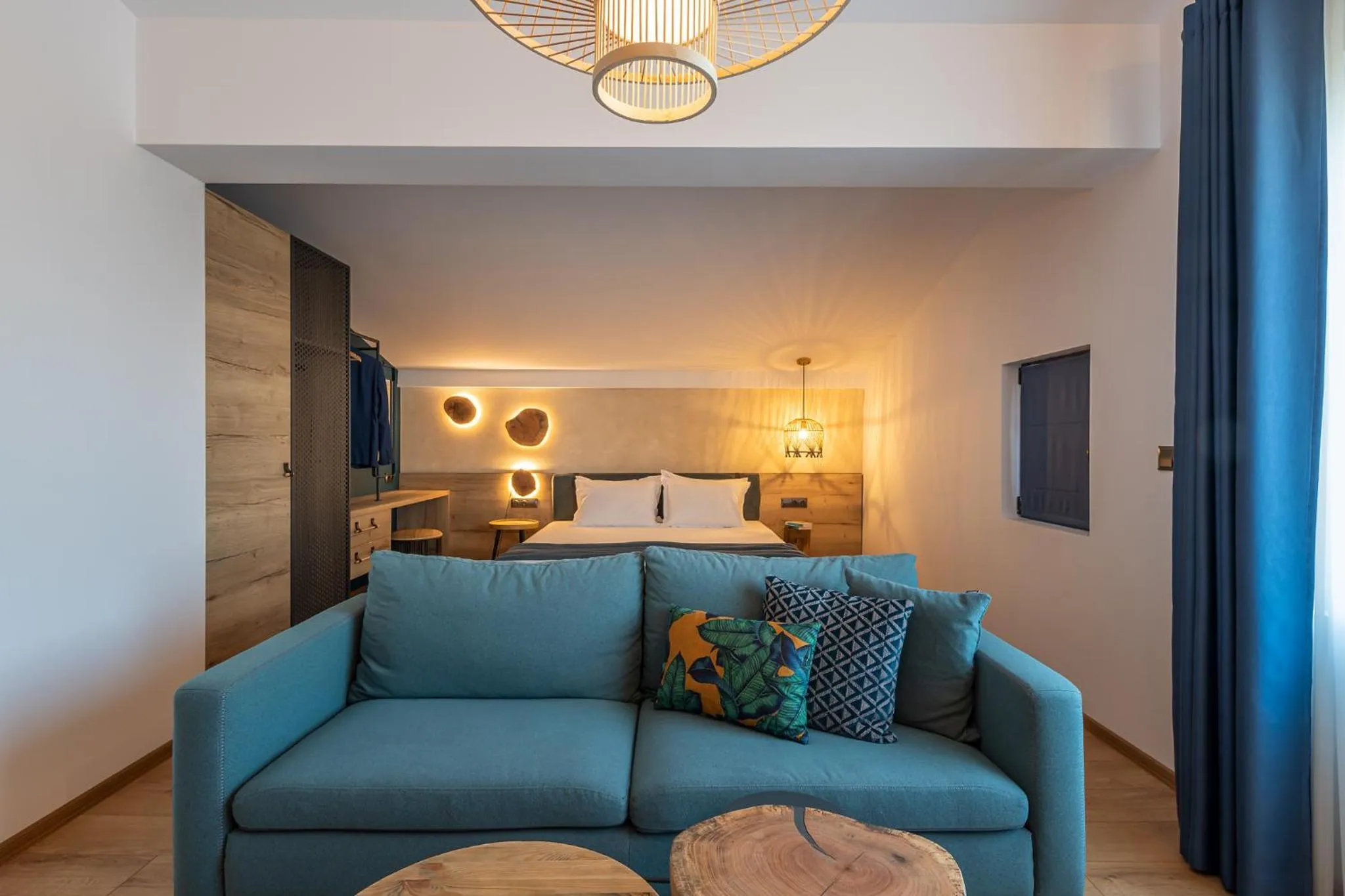 Photo of the whole room, Bed in Utopia Forest