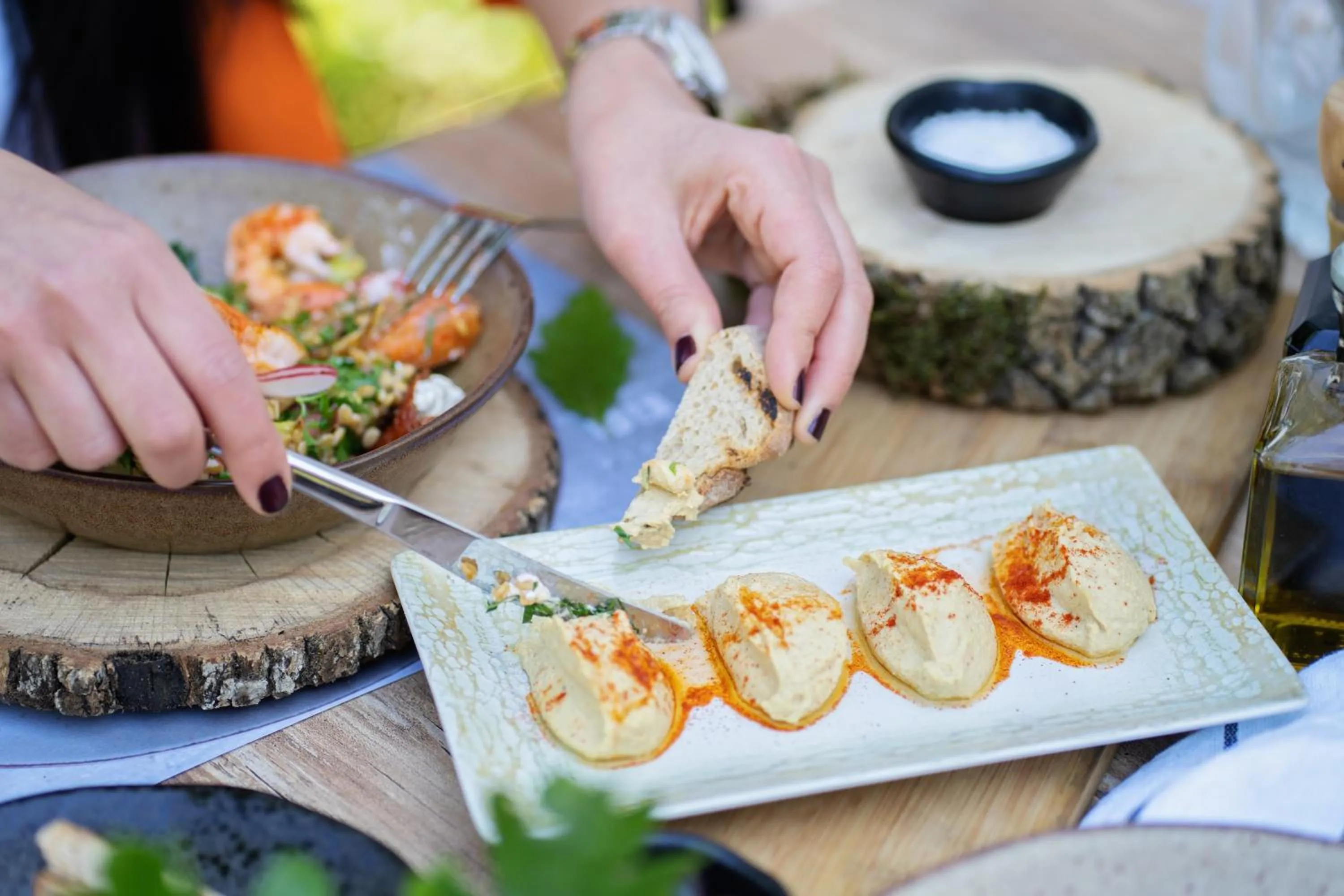 Restaurant/places to eat in Utopia Forest