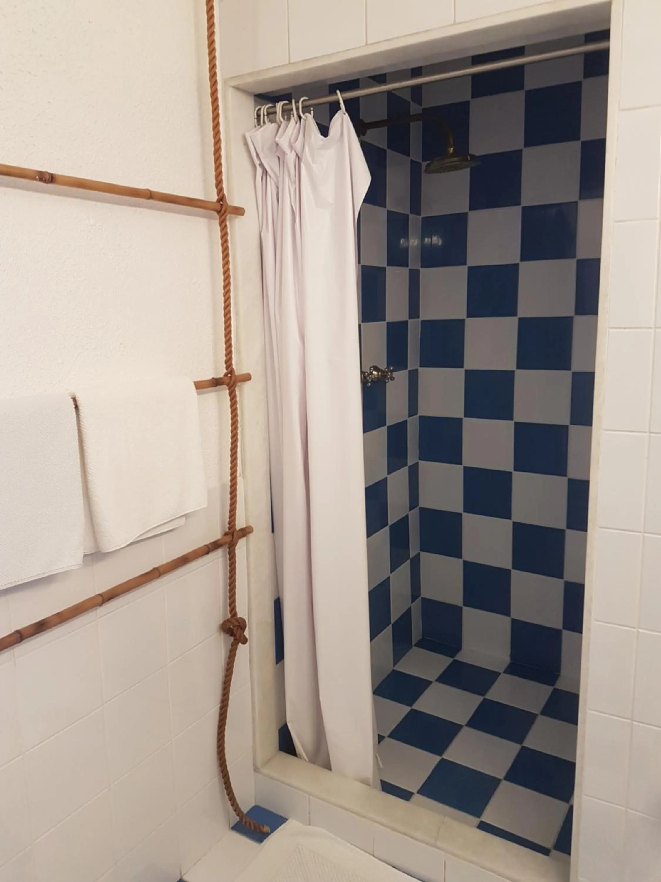 Shower in Pousada Mestre Augusto