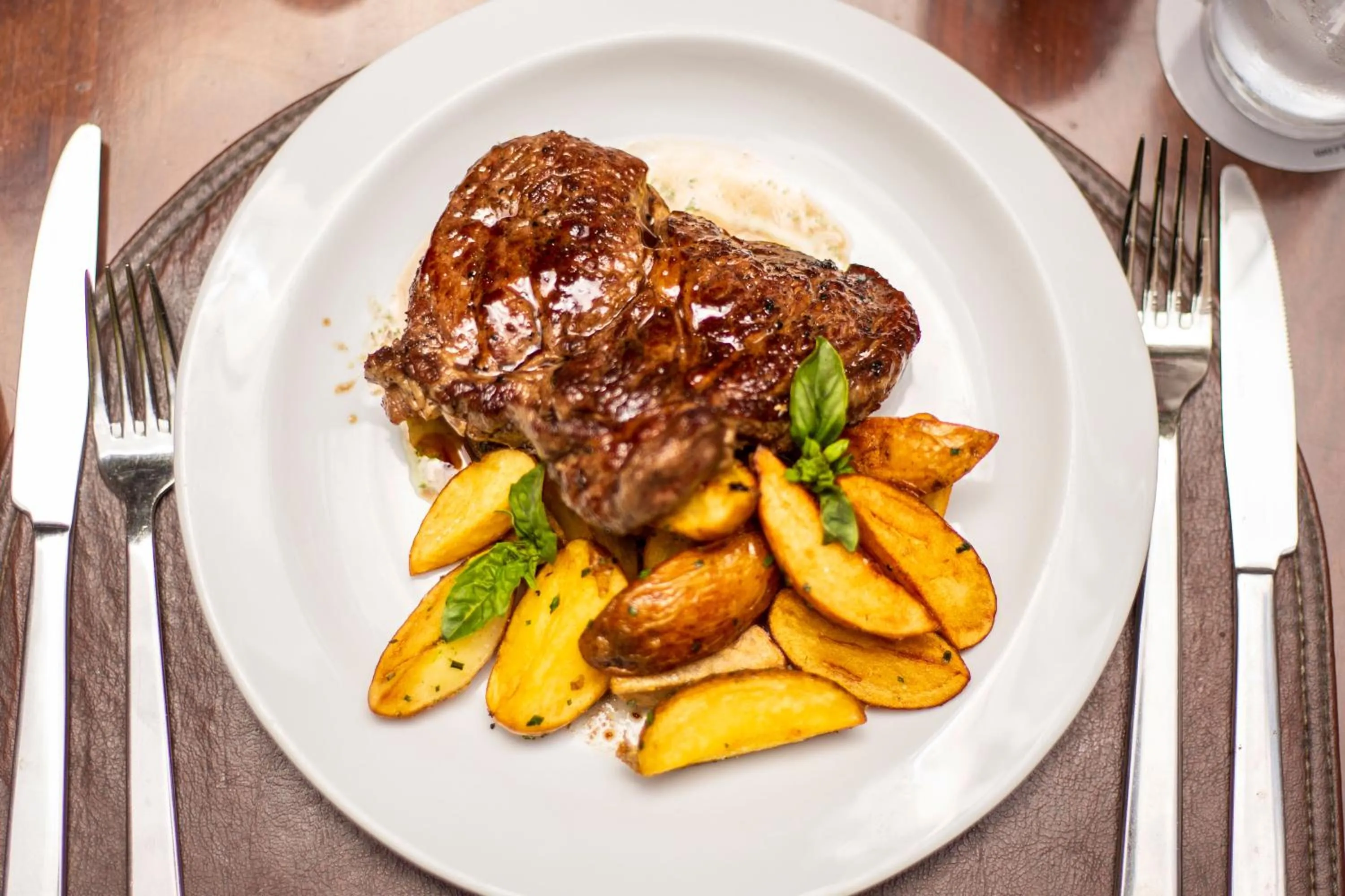 Restaurant/places to eat in abba Presidente Suites Santiago