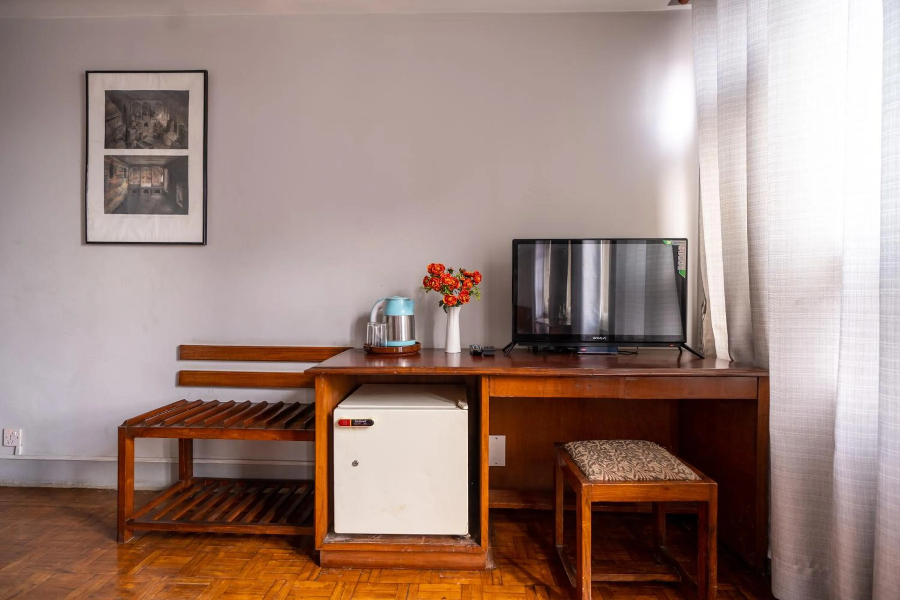 TV and multimedia in Mystic Homes Hotel