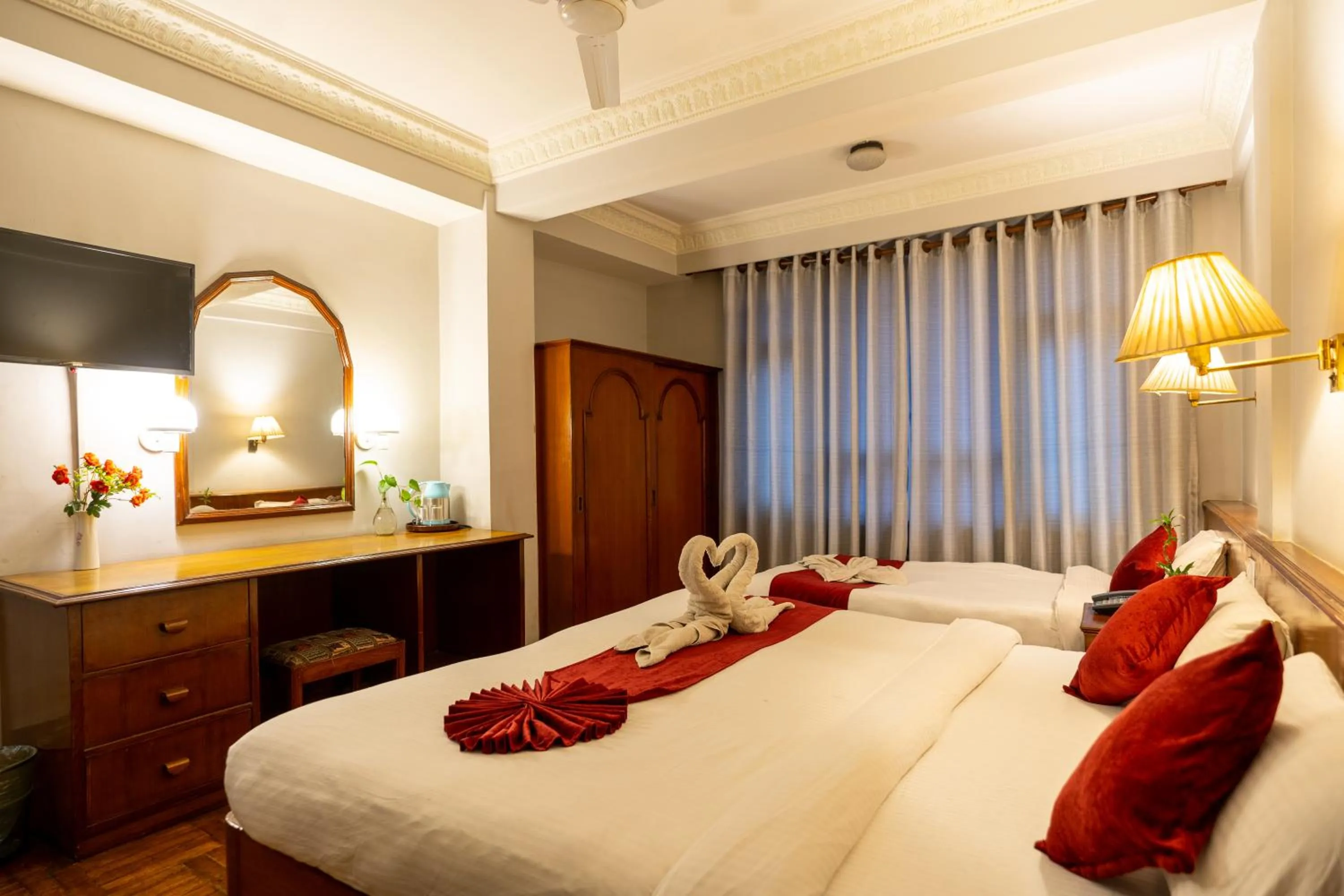 TV and multimedia in Mystic Homes Hotel