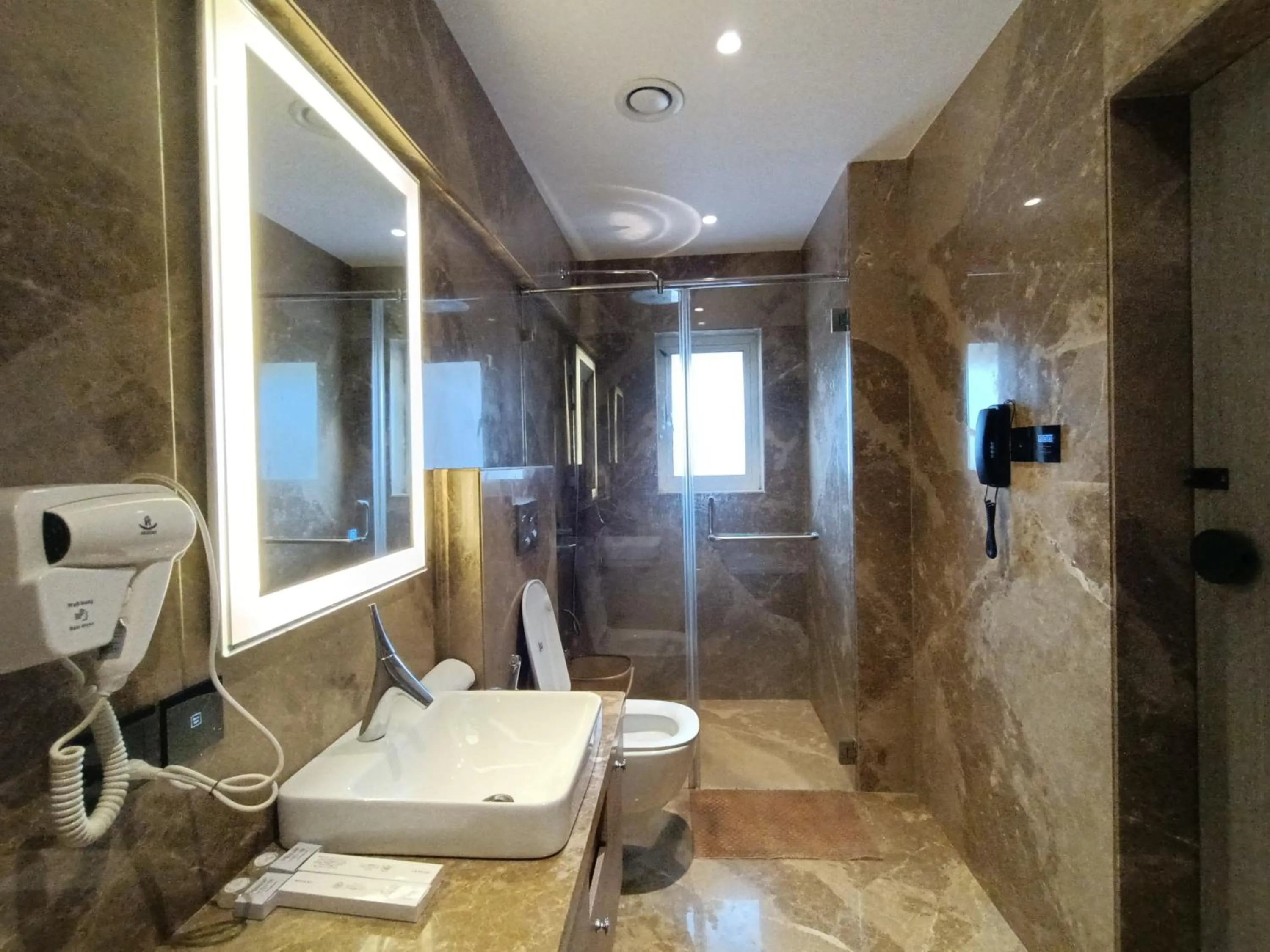 Shower in Hotel Highway Inn Andheri East