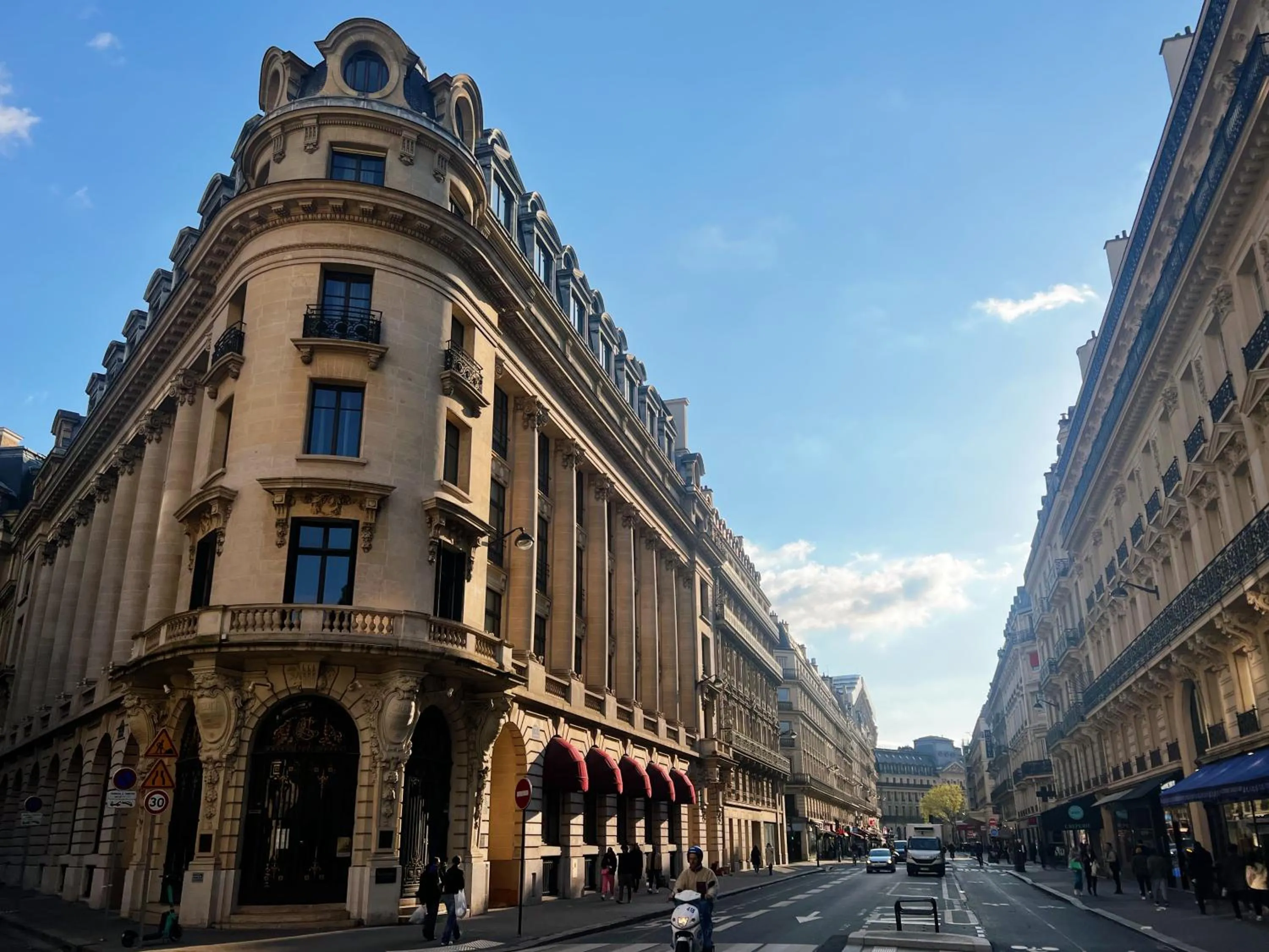 Property building in WS Haussmann - La Fayette