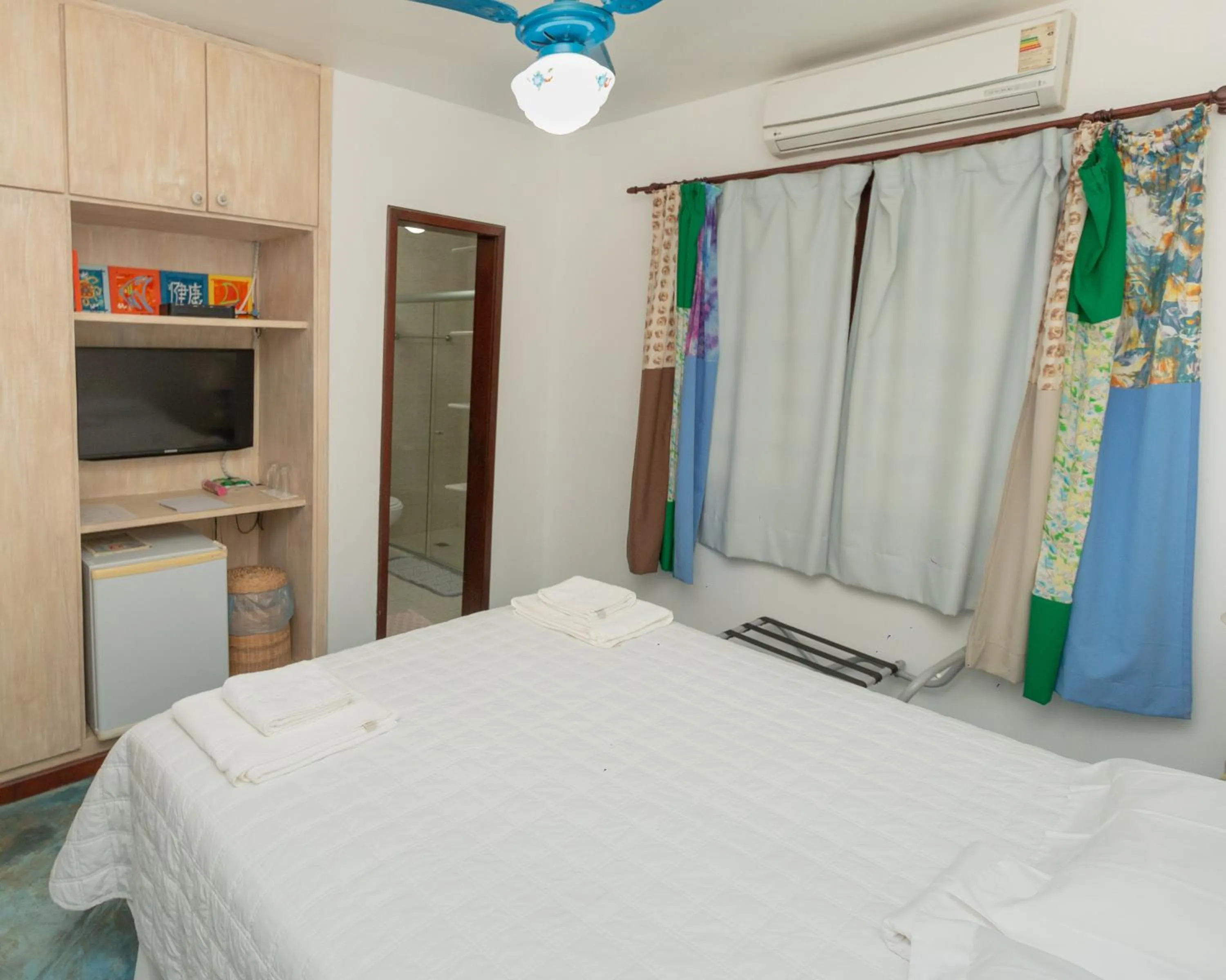 Property building, Bed in Pousada Ipitanga IV