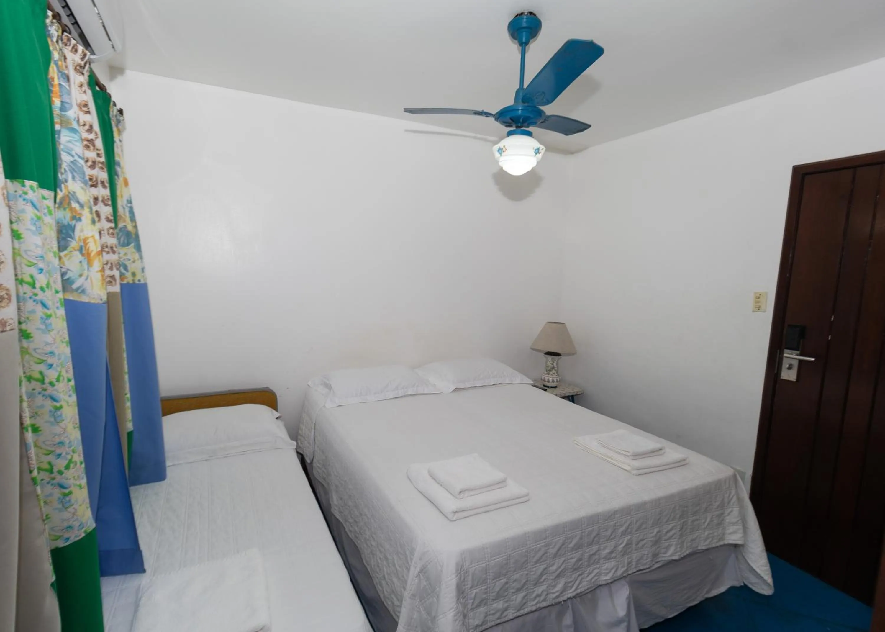 Property building, Bed in Pousada Ipitanga IV