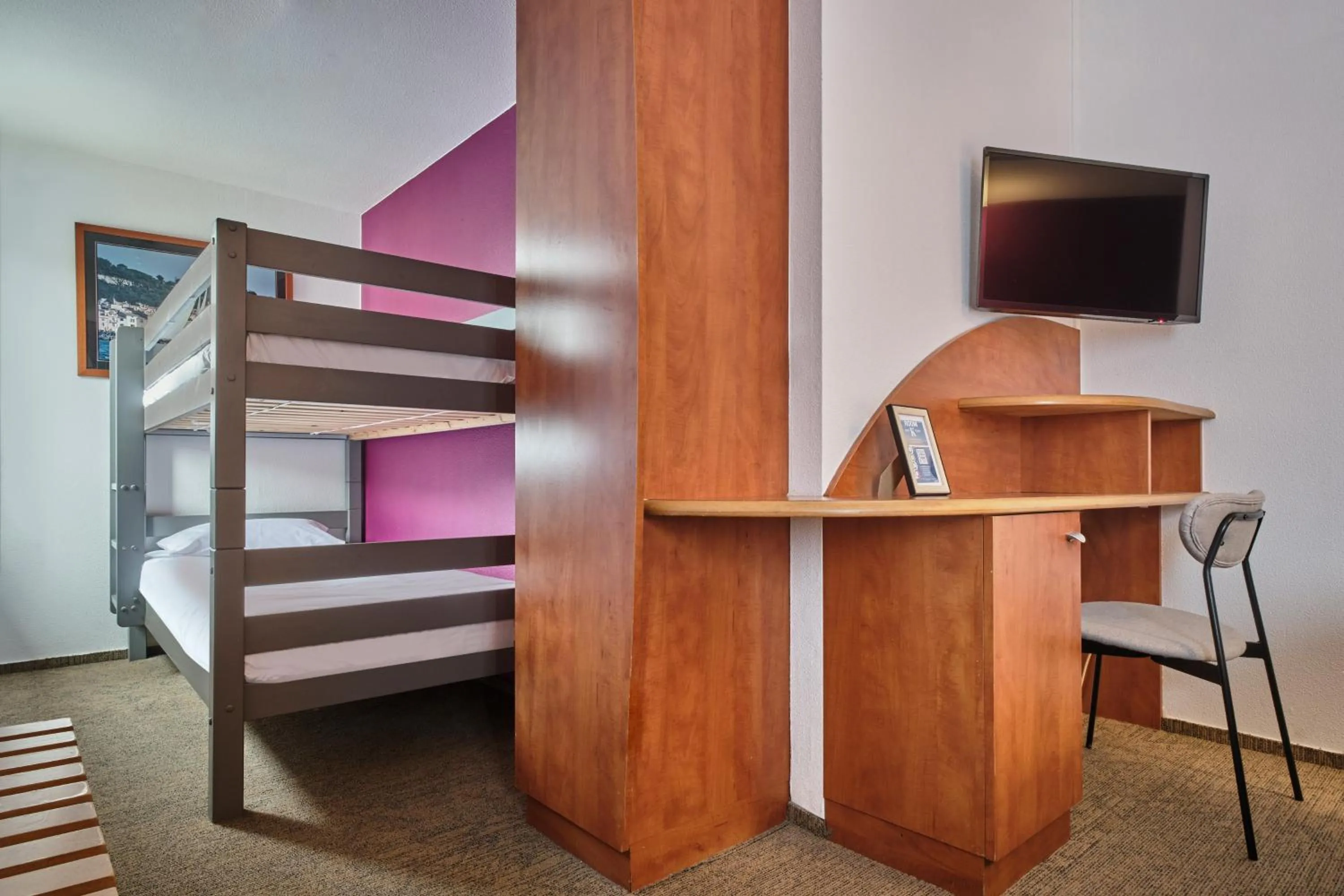 bunk bed, Bed in Kyriad Paris Sud Les Ulis Courtaboeuf