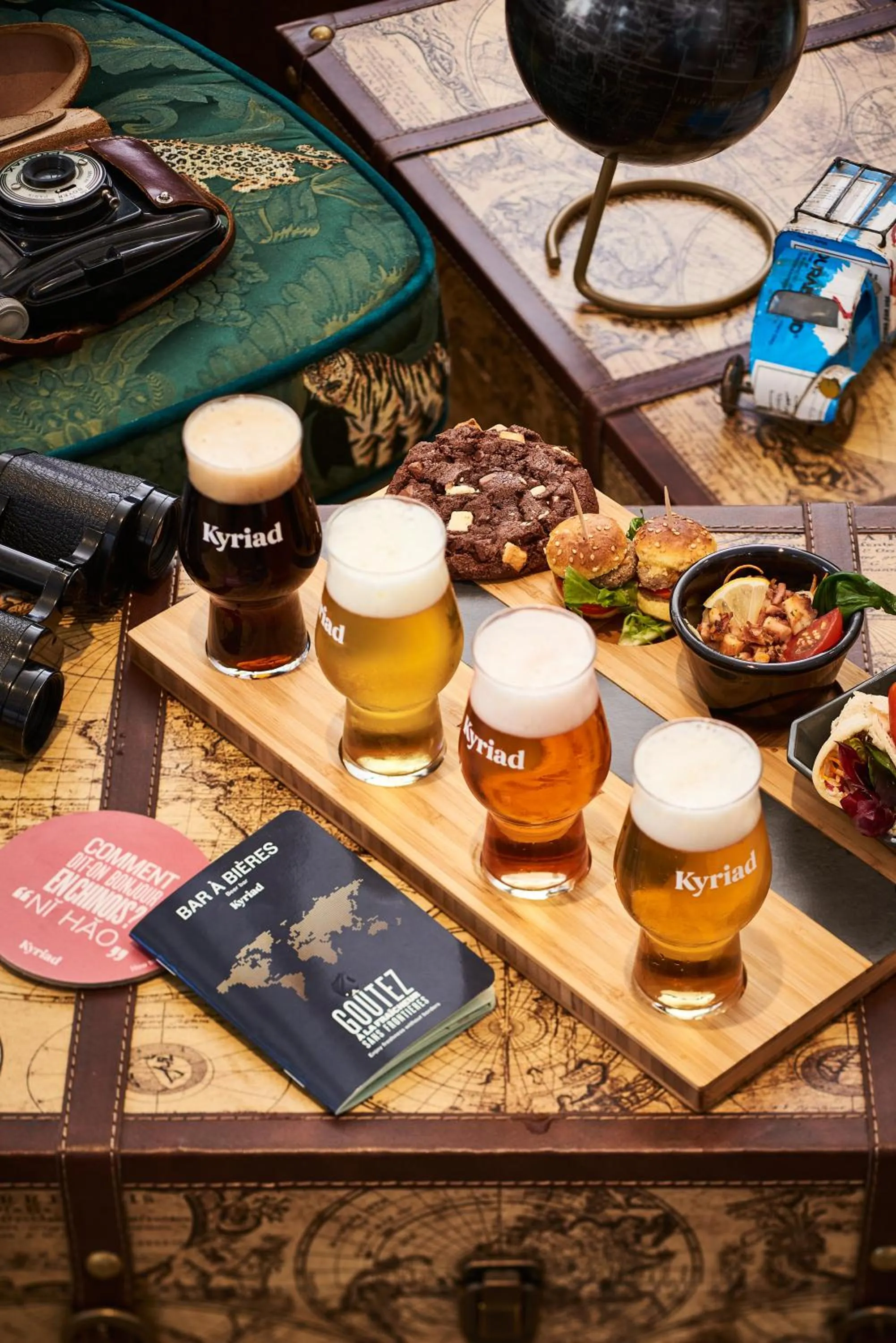 Lounge or bar in Kyriad Paris Sud Les Ulis Courtaboeuf