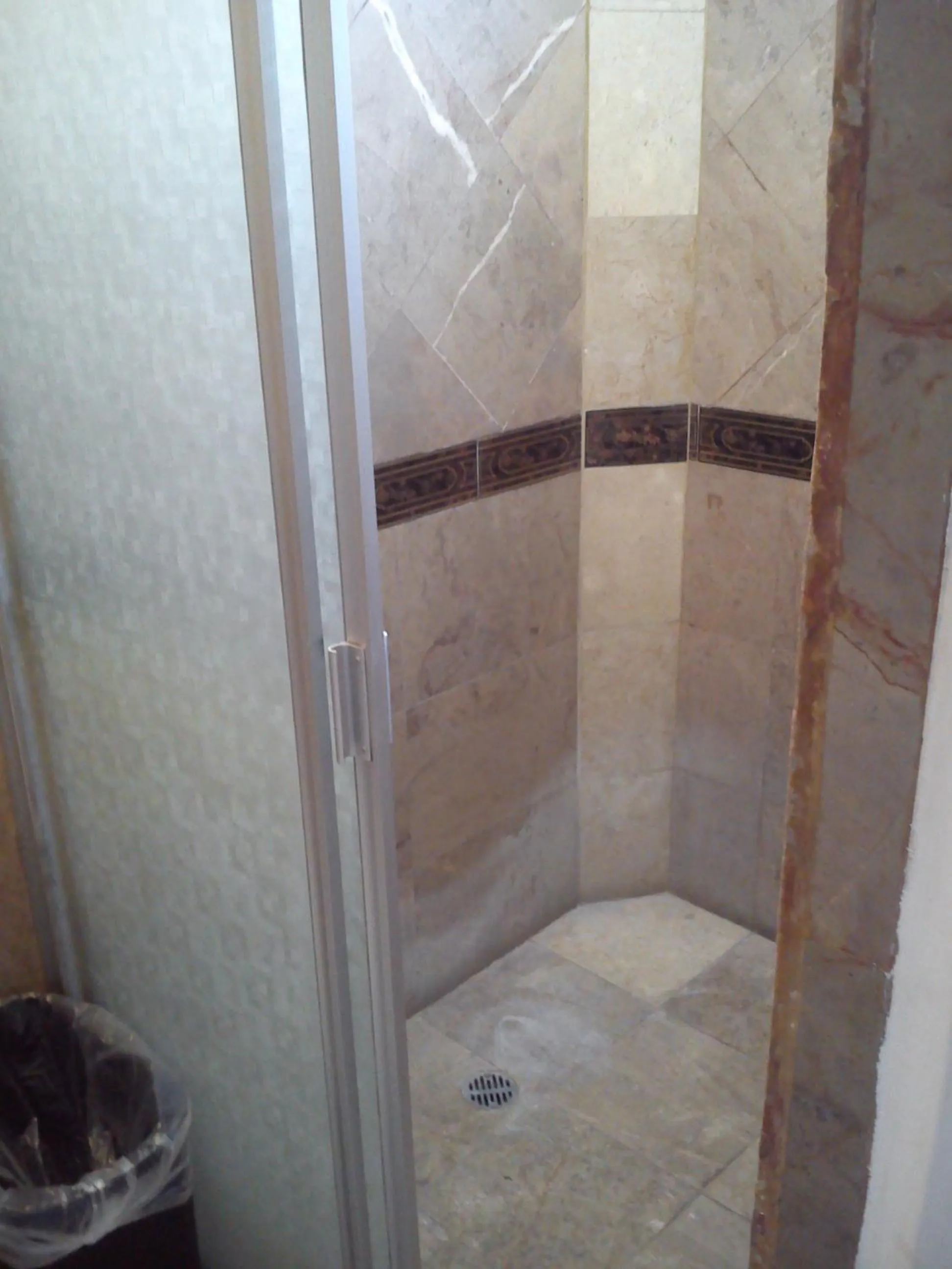 Shower in Paraíso Express