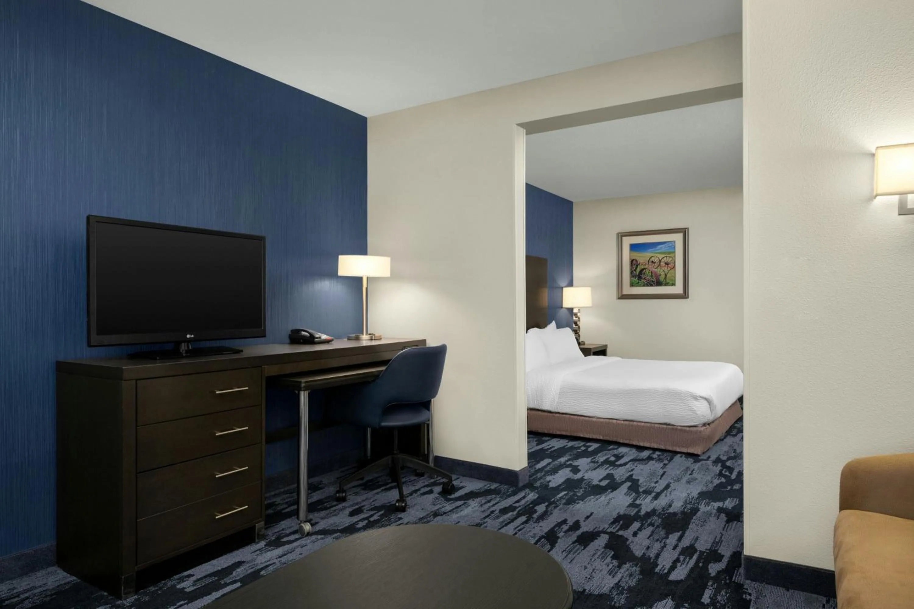 Photo of the whole room, Bed in Fairfield Inn & Suites by Marriott Moscow