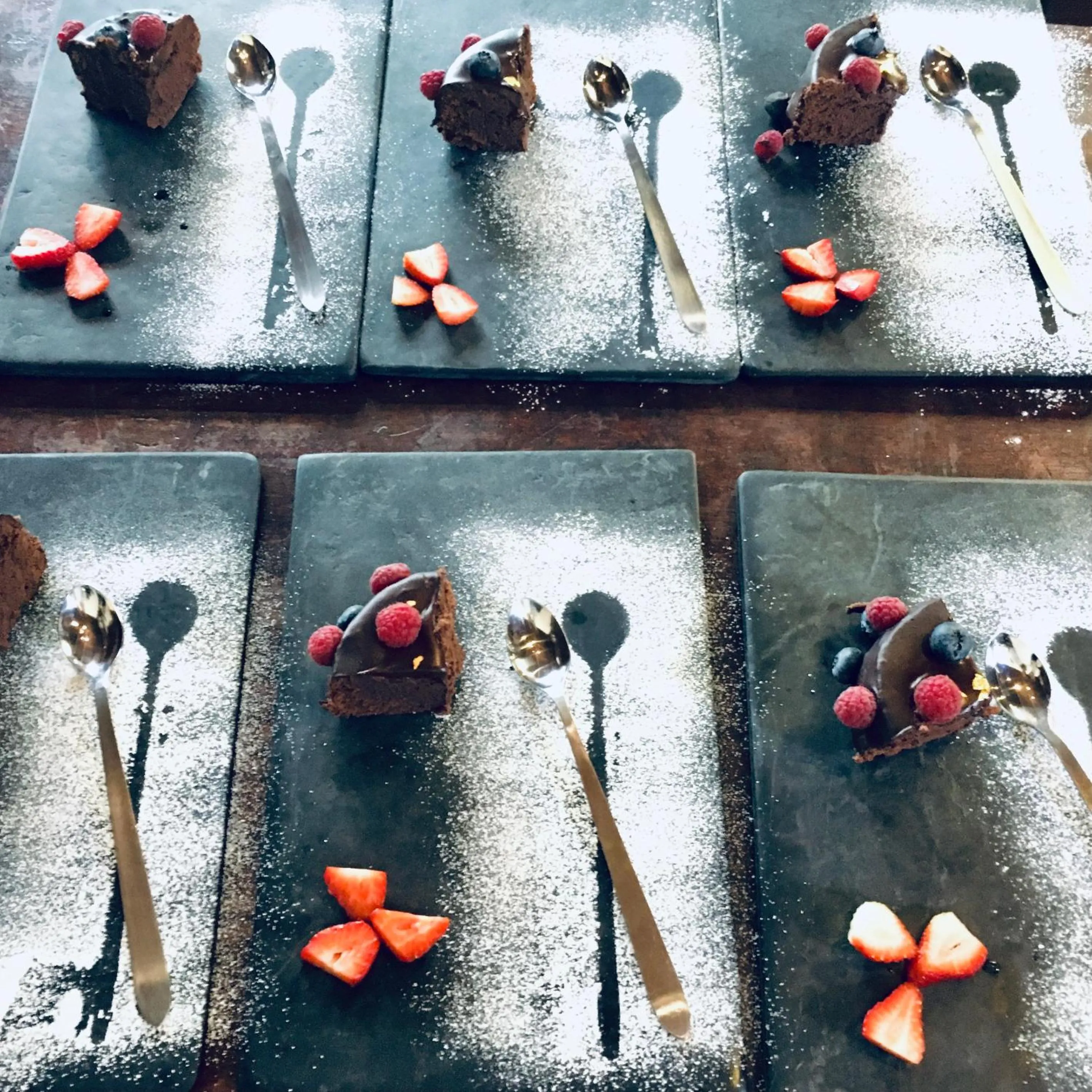 Restaurant/places to eat in La Colina Hotel Cottage