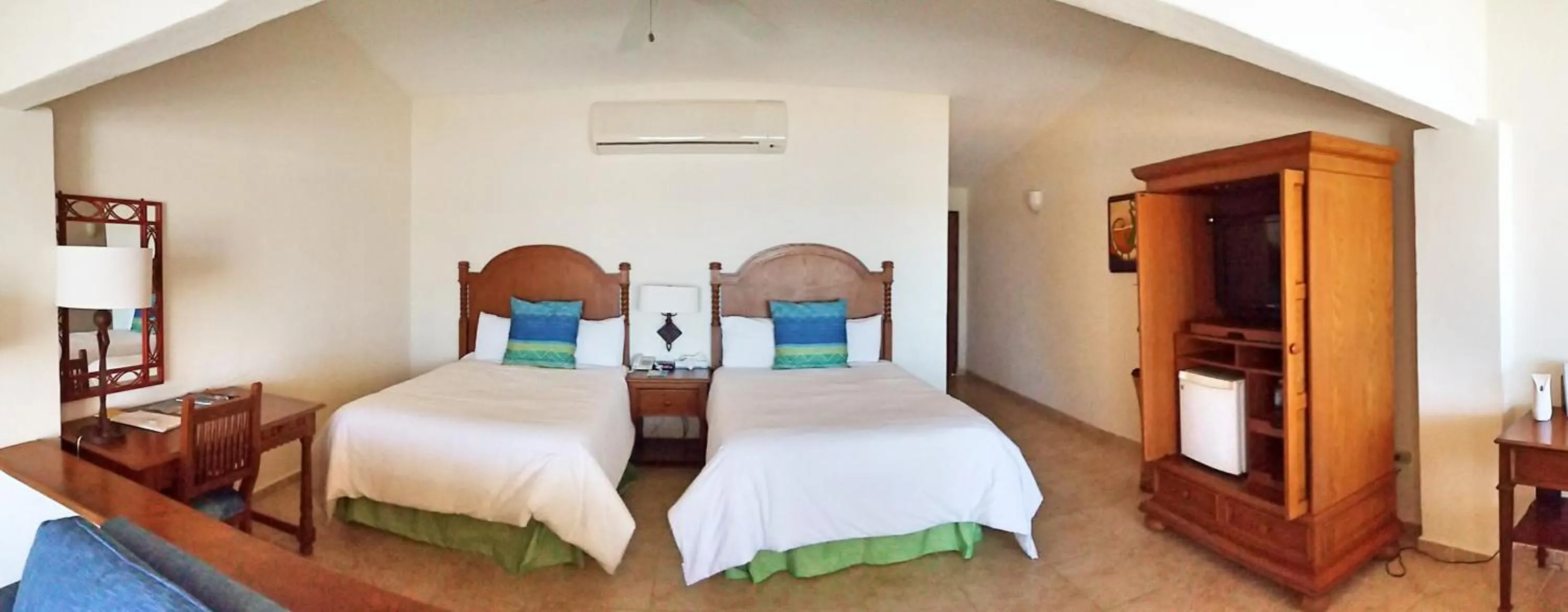 Photo of the whole room, Bed in Punta Pescadero Paradise Hotel & Villas