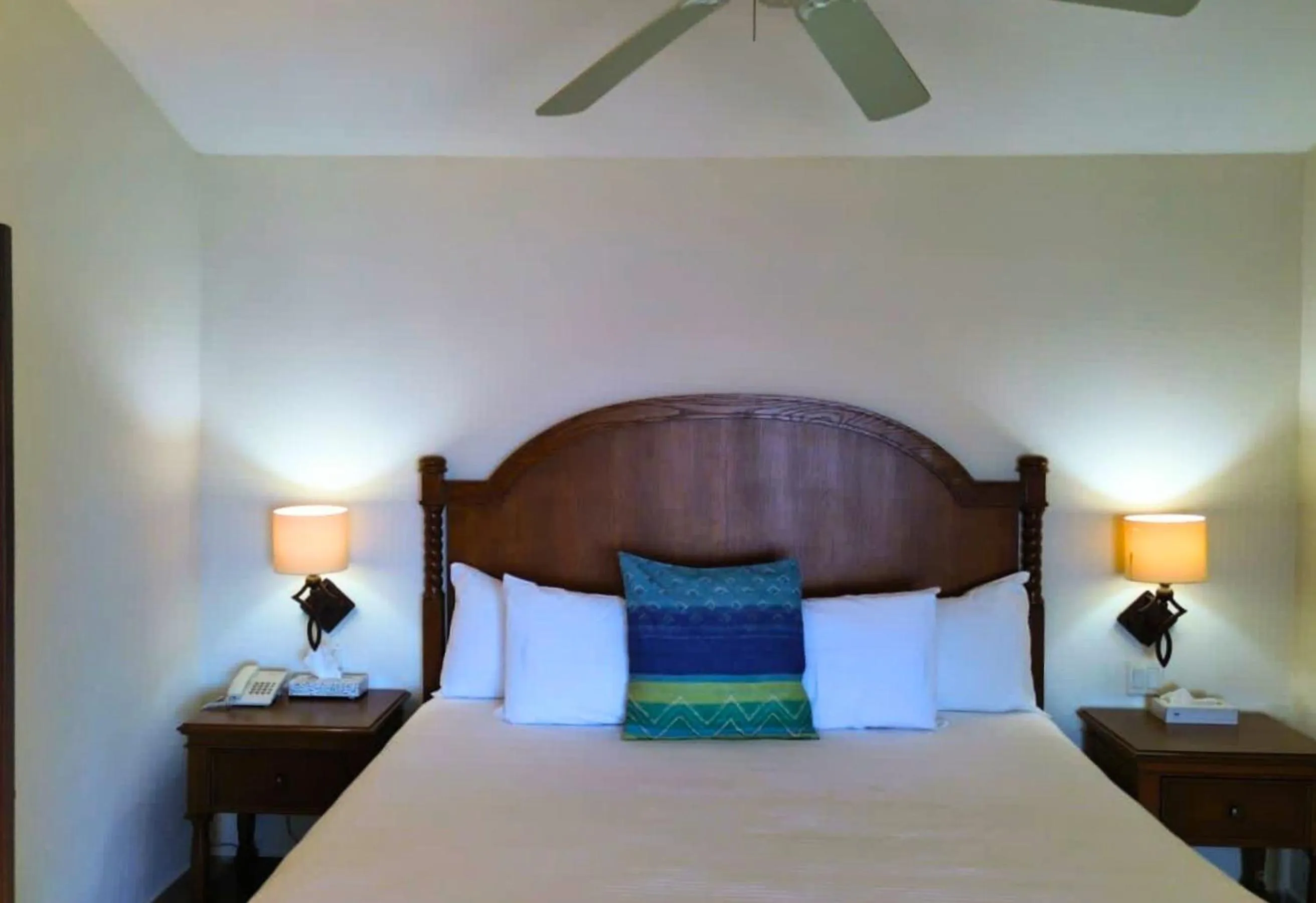 Bed in Punta Pescadero Paradise Hotel & Villas