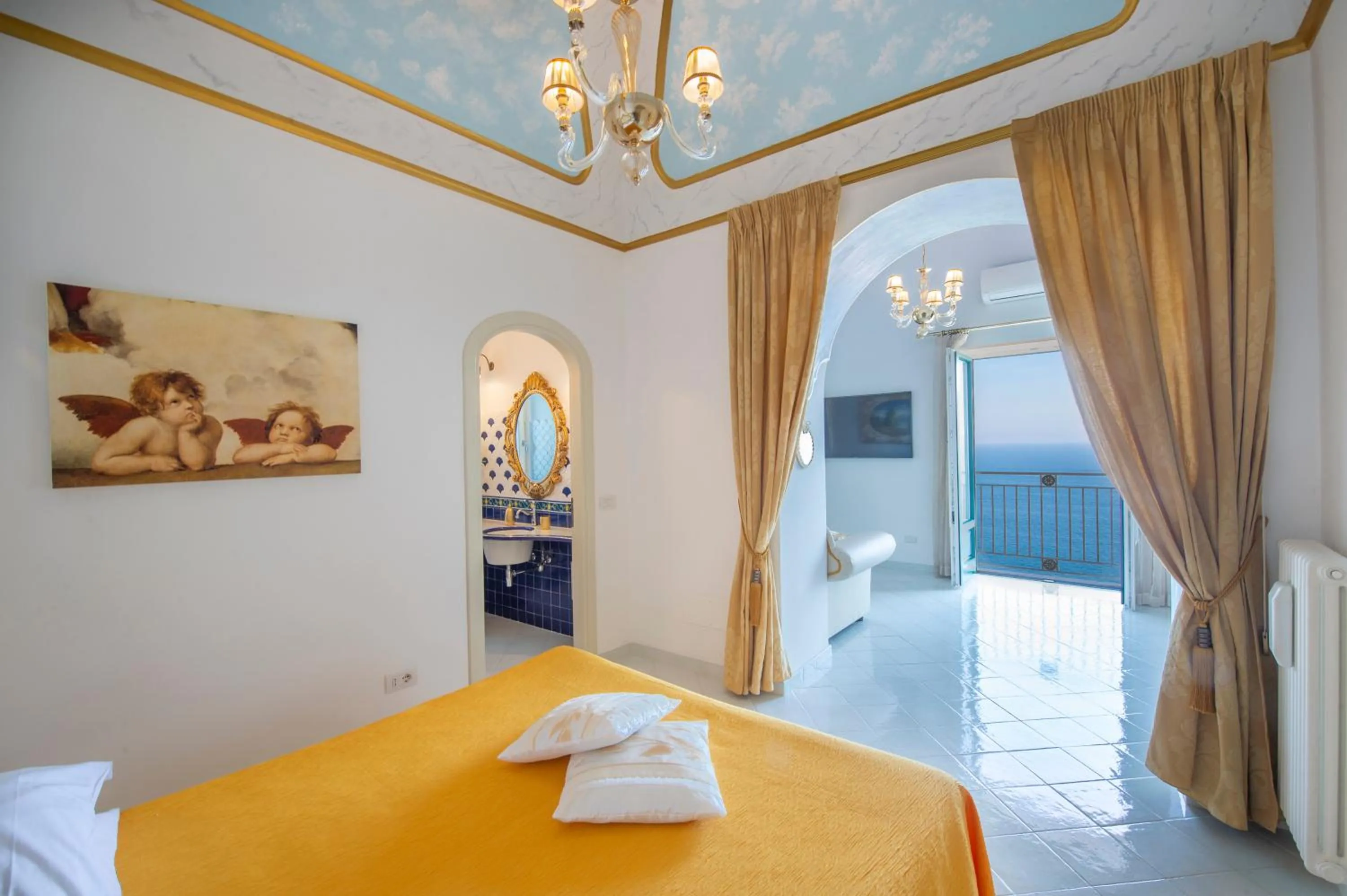 Bed in Palazzo Rocco all 3 villas - Weddings