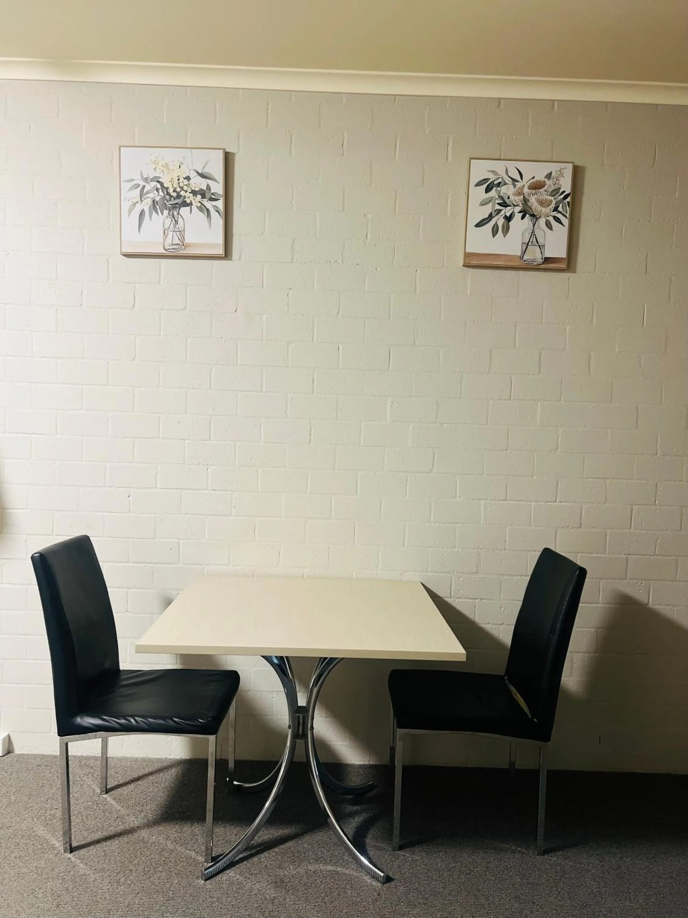 Dining area in Pavilion Hotel Wagga Wagga
