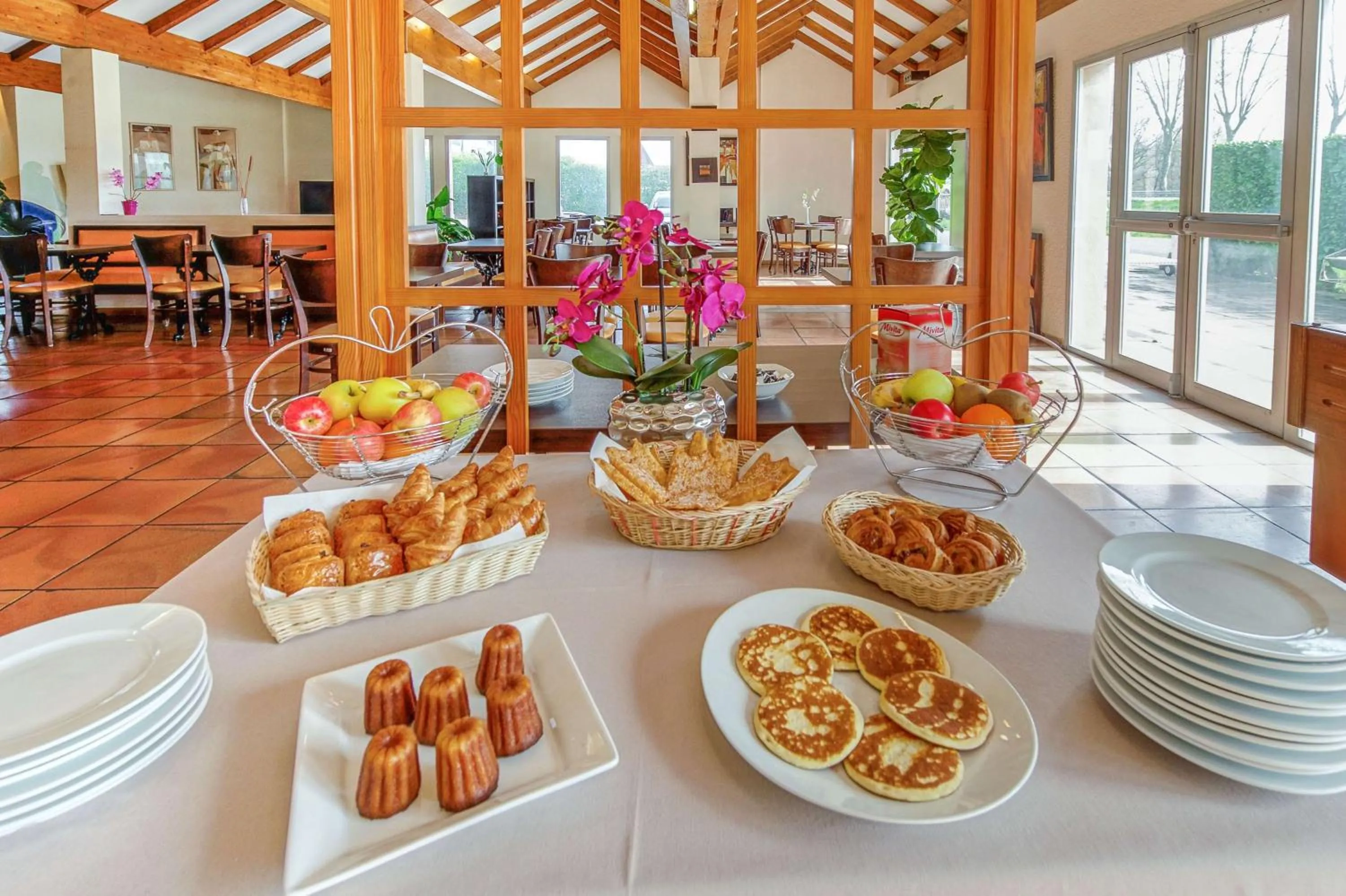 Breakfast in Brit Hotel Confort Castres