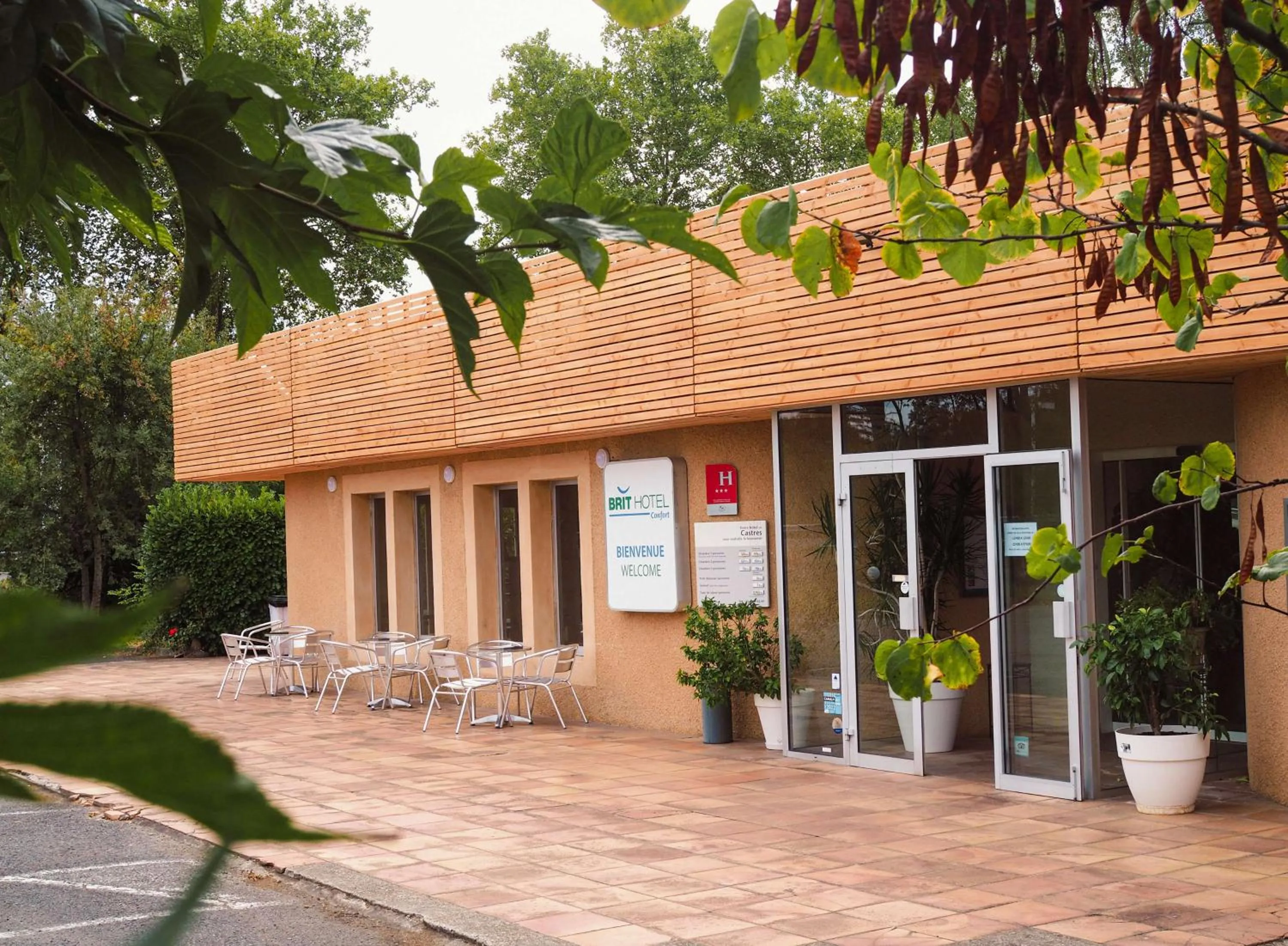 Property building in Brit Hotel Confort Castres