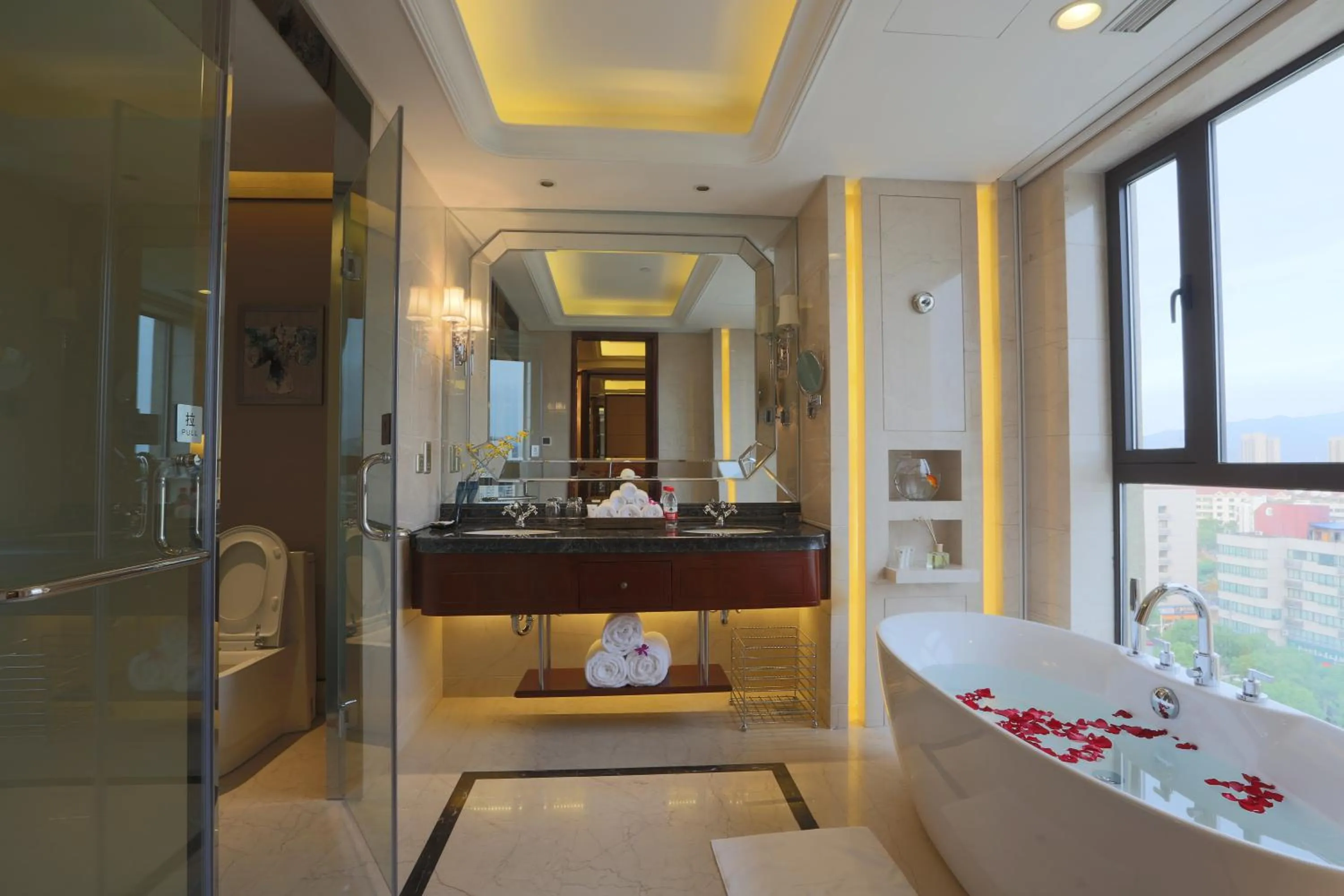 Photo of the whole room in S&N Zhejiang LinHai International Hotel