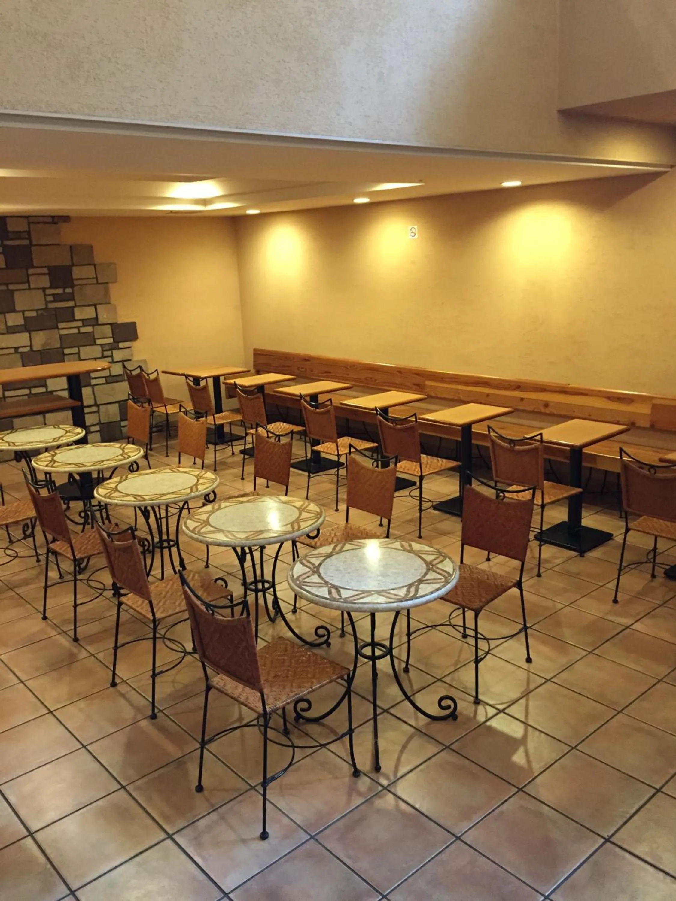 Restaurant/places to eat in R&B Hotel Kobe Motomachi