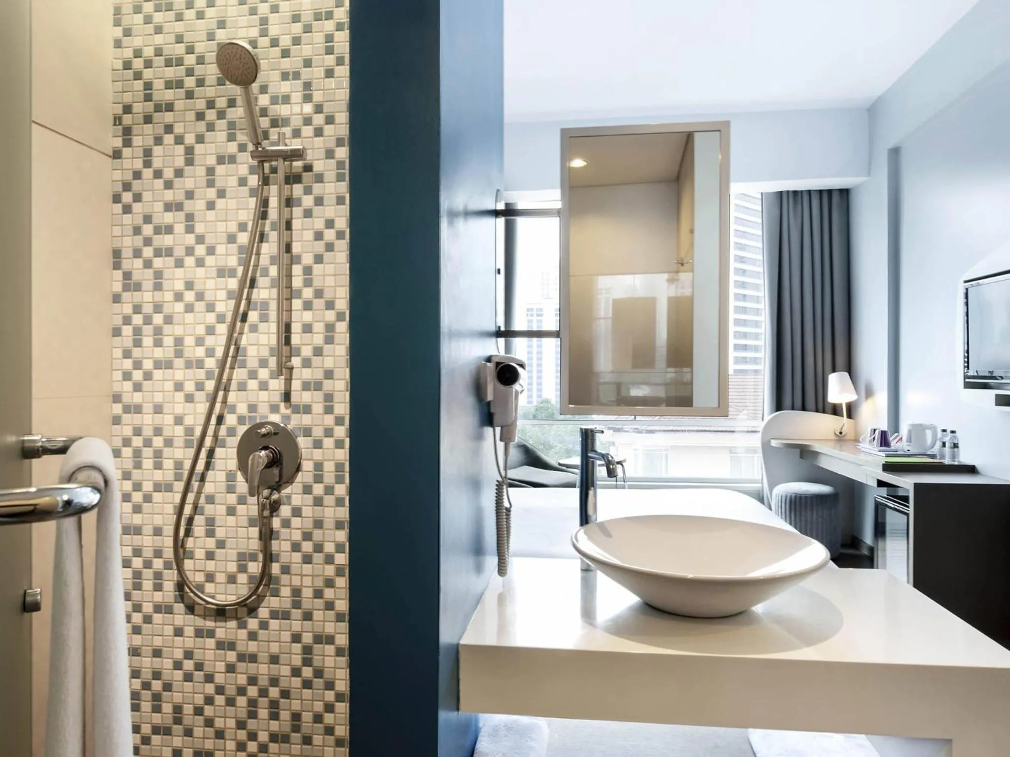 Bedroom in All Seasons Jakarta Thamrin