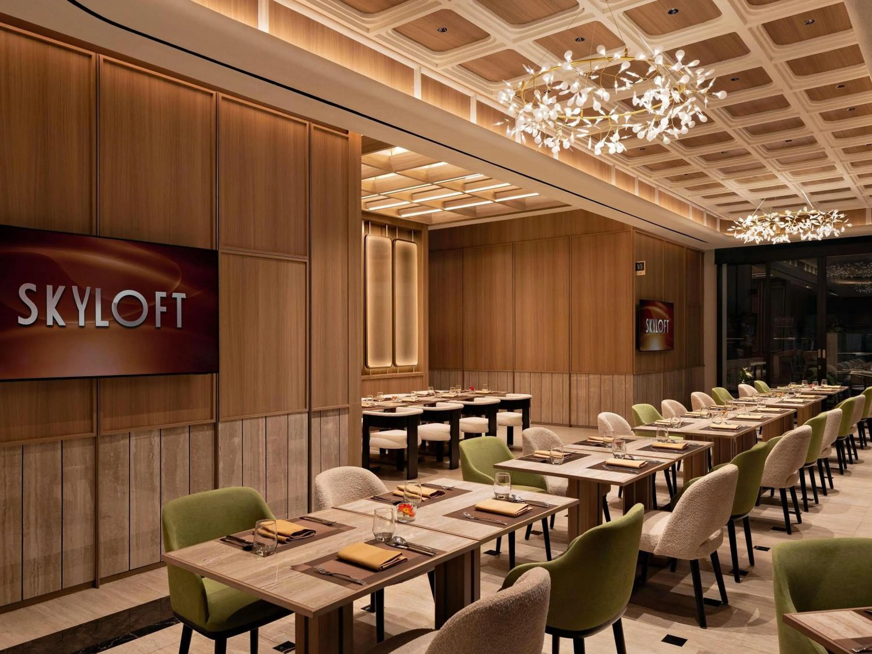 Restaurant/places to eat in All Seasons Jakarta Thamrin