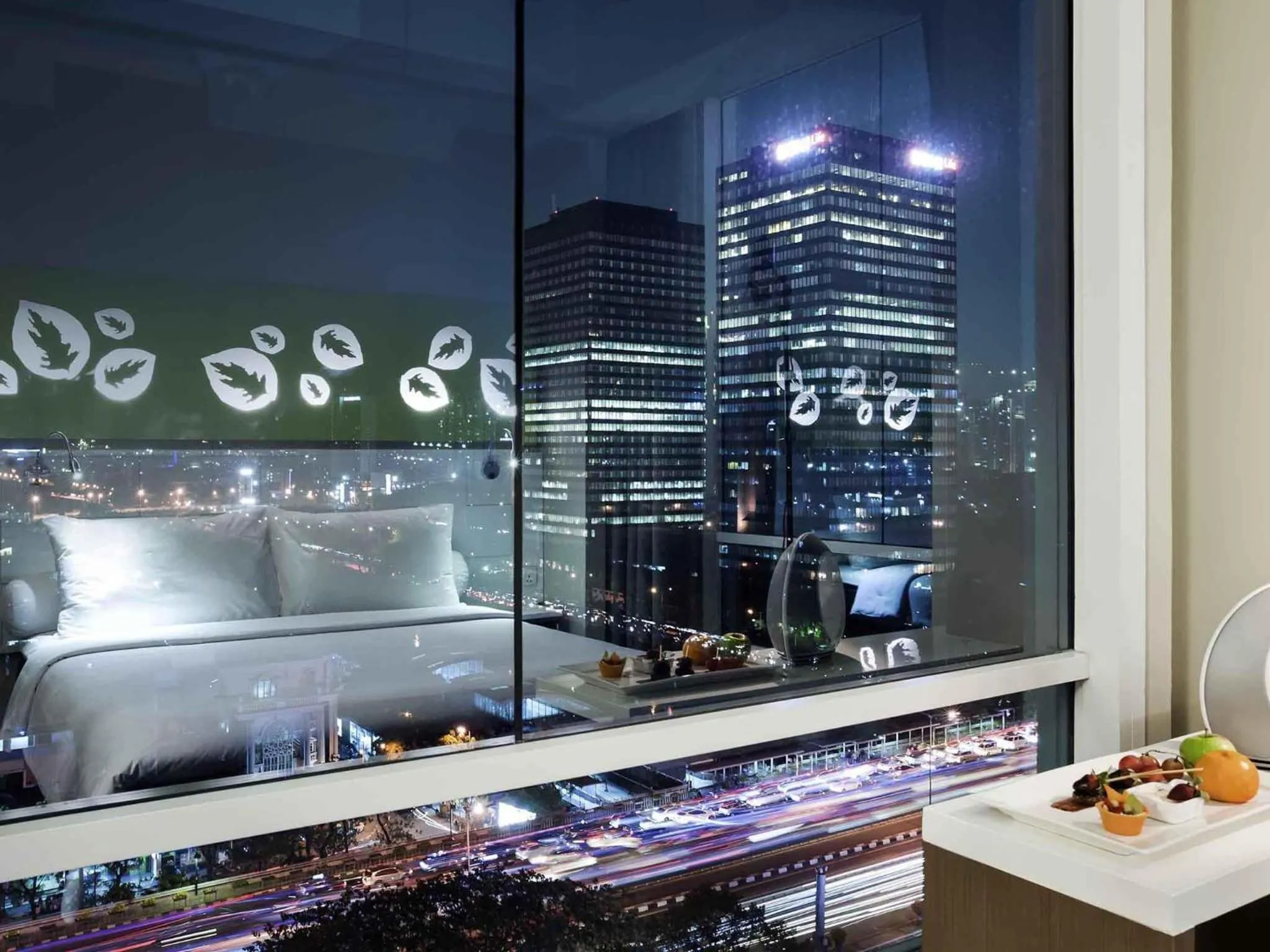 Bedroom in All Seasons Jakarta Thamrin