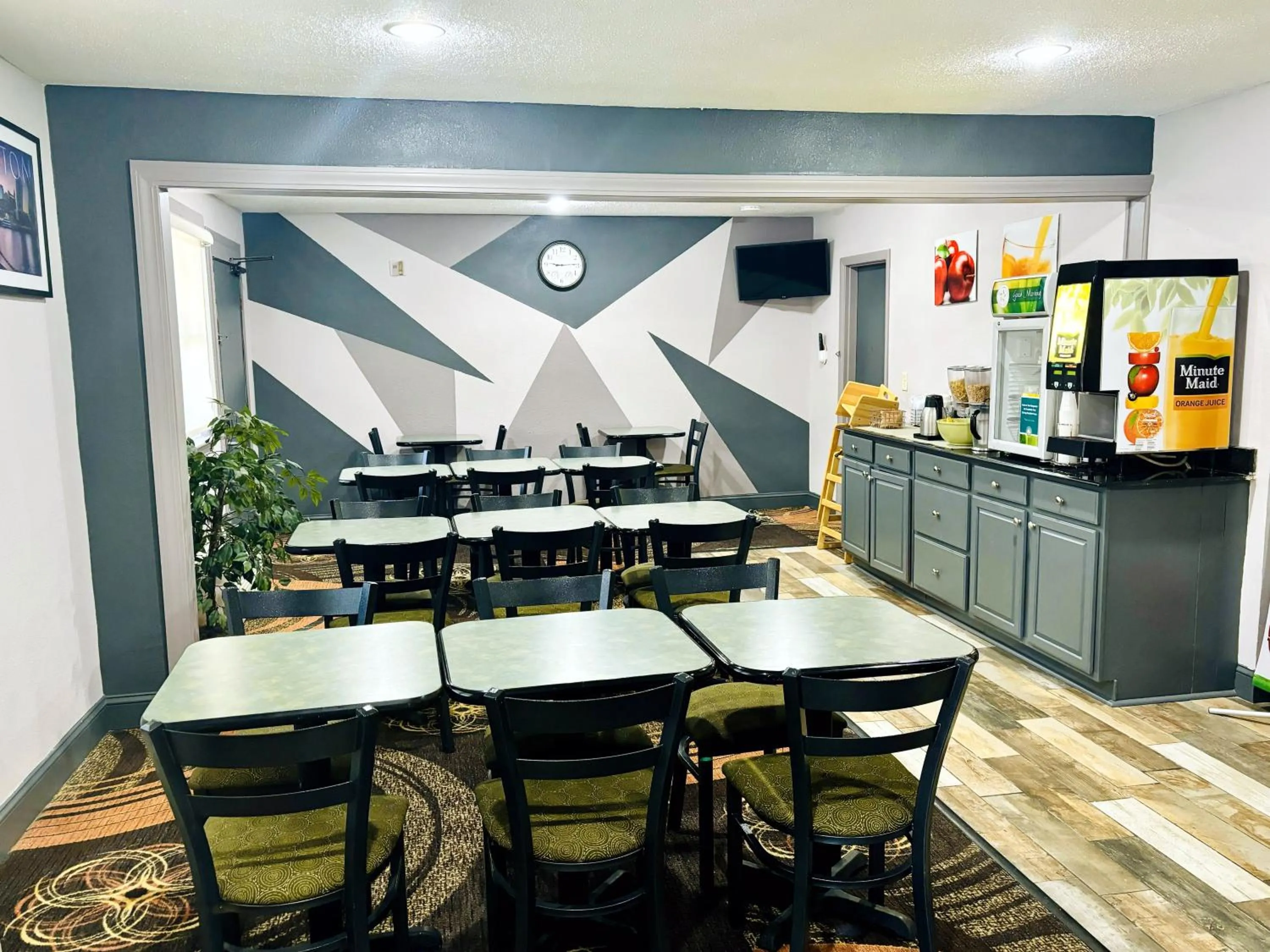 Seating area in Quality Inn Raynham - Taunton