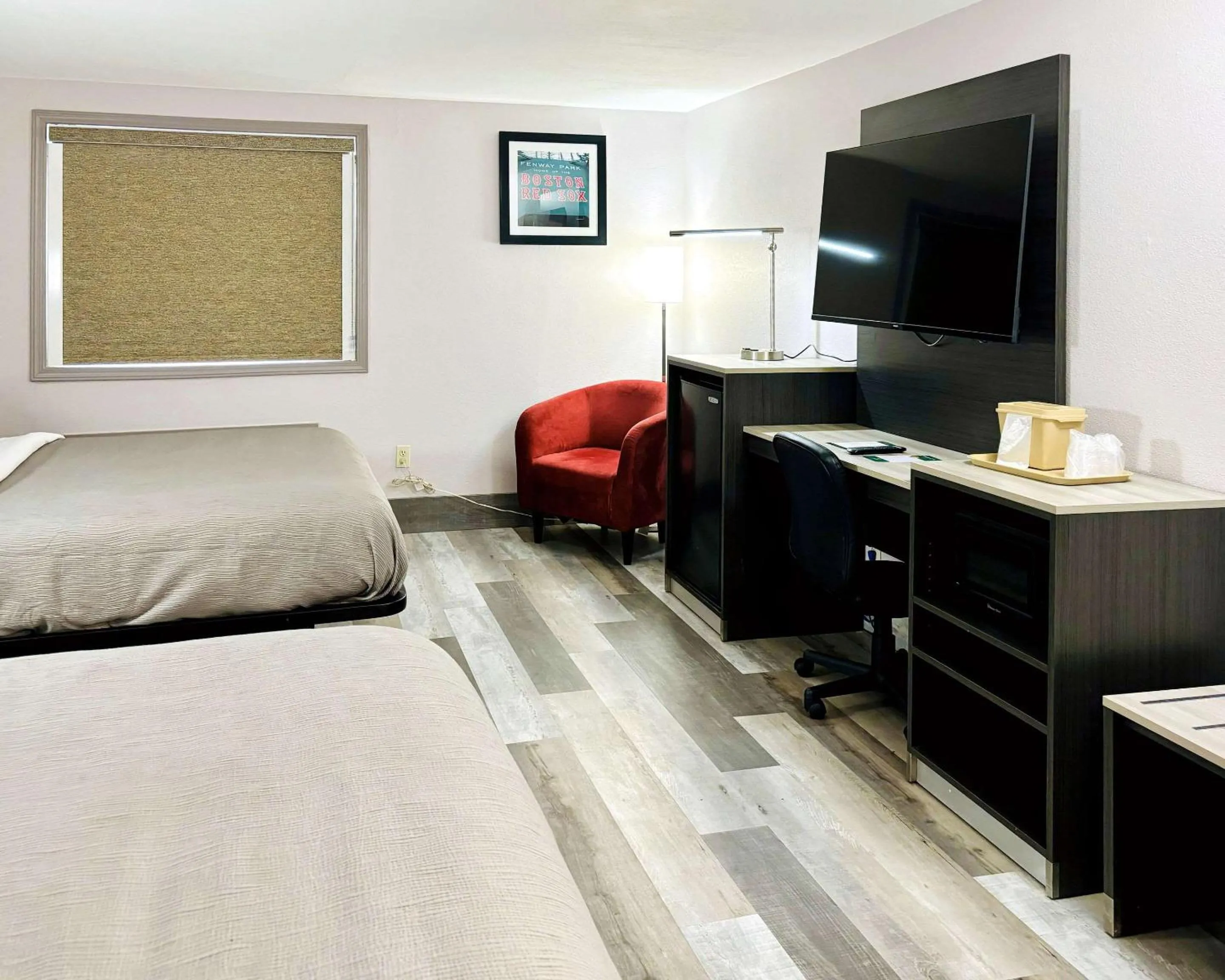 Bedroom, Bed in Quality Inn Raynham - Taunton