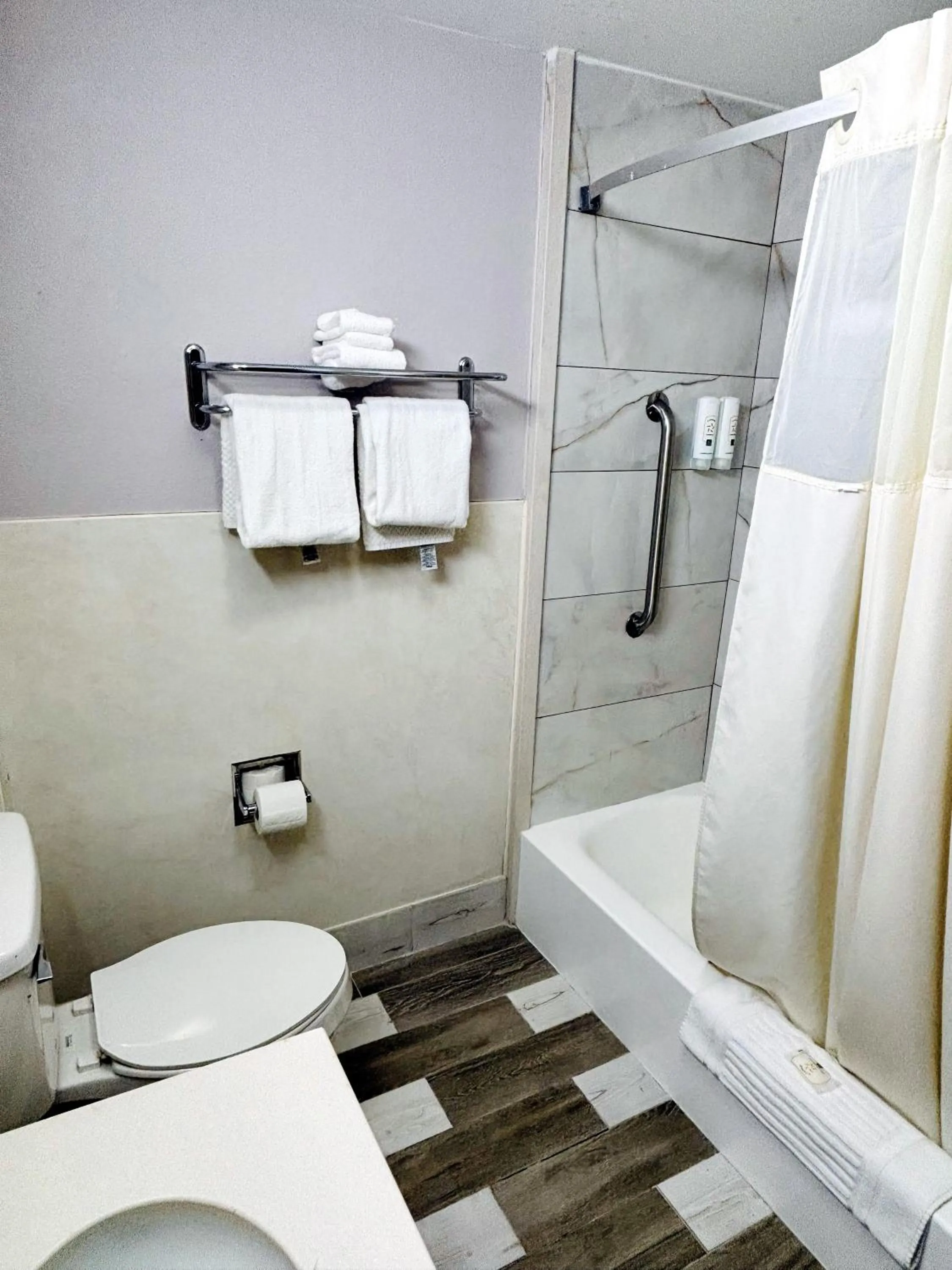 Bathroom in Quality Inn Raynham - Taunton