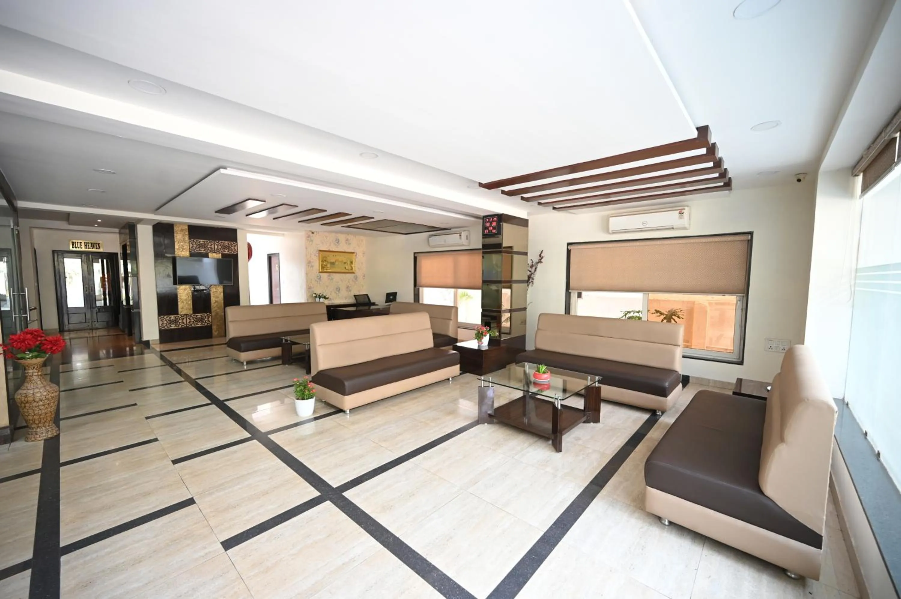 Seating area in Blueberry Inn