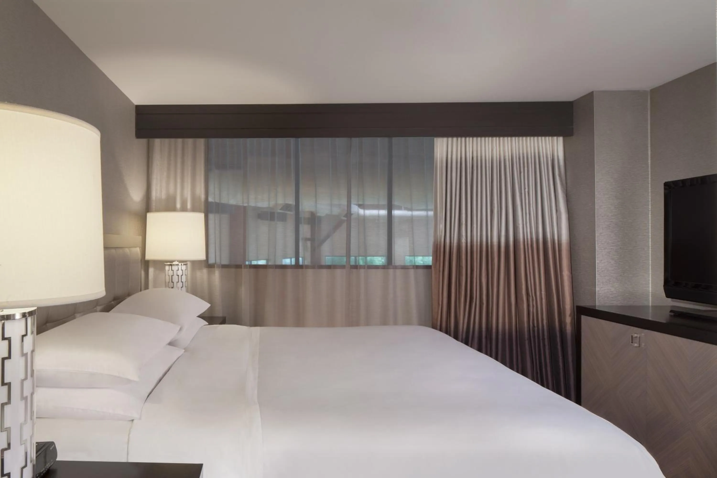 Bedroom, Bed in Sheraton Bucks County Langhorne