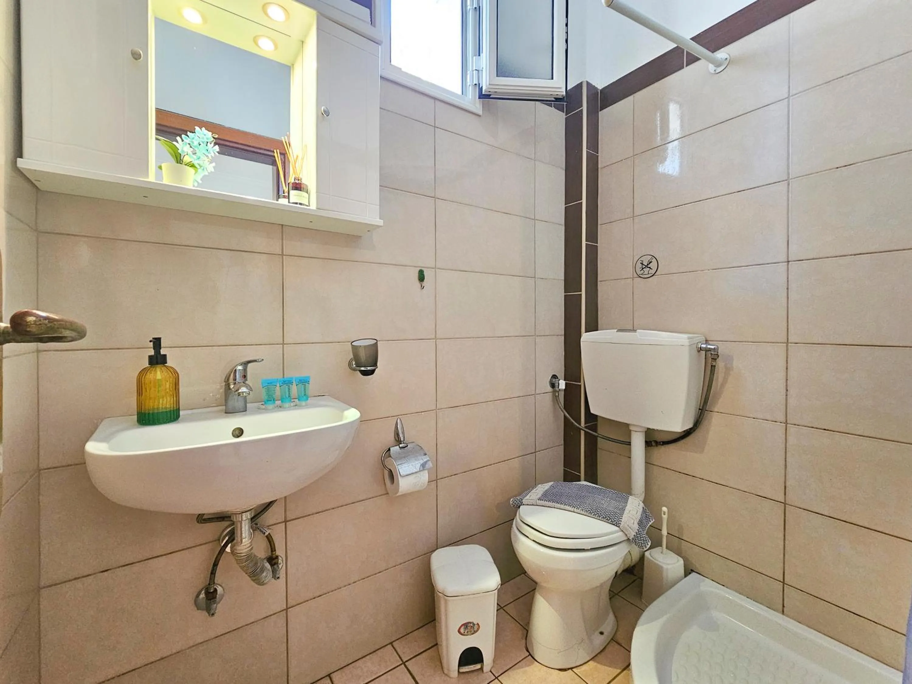 Toilet in Hotel Exarhos