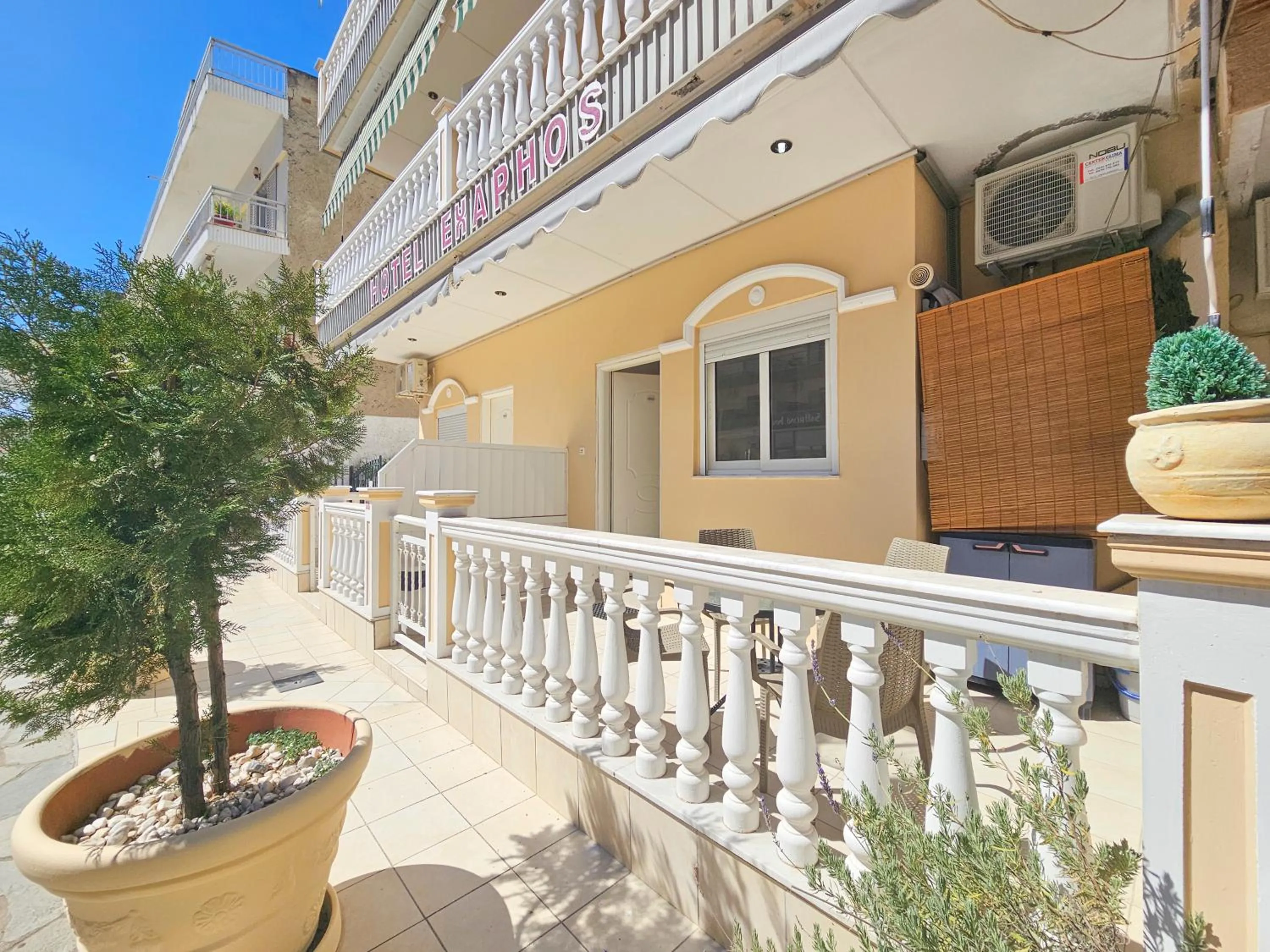 Garden in Hotel Exarhos